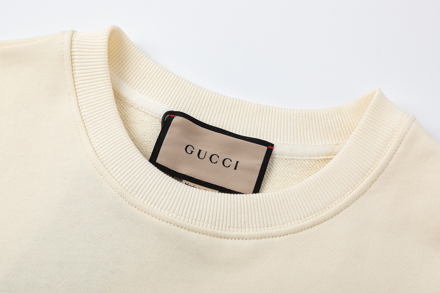 Gucci 一比一插畫長袖 貓咪紙袋趣味圖案 奶油白圓領上衣| 12 Gucci 一比一插畫長袖 貓咪紙袋趣味圖案 奶油白圓領上衣