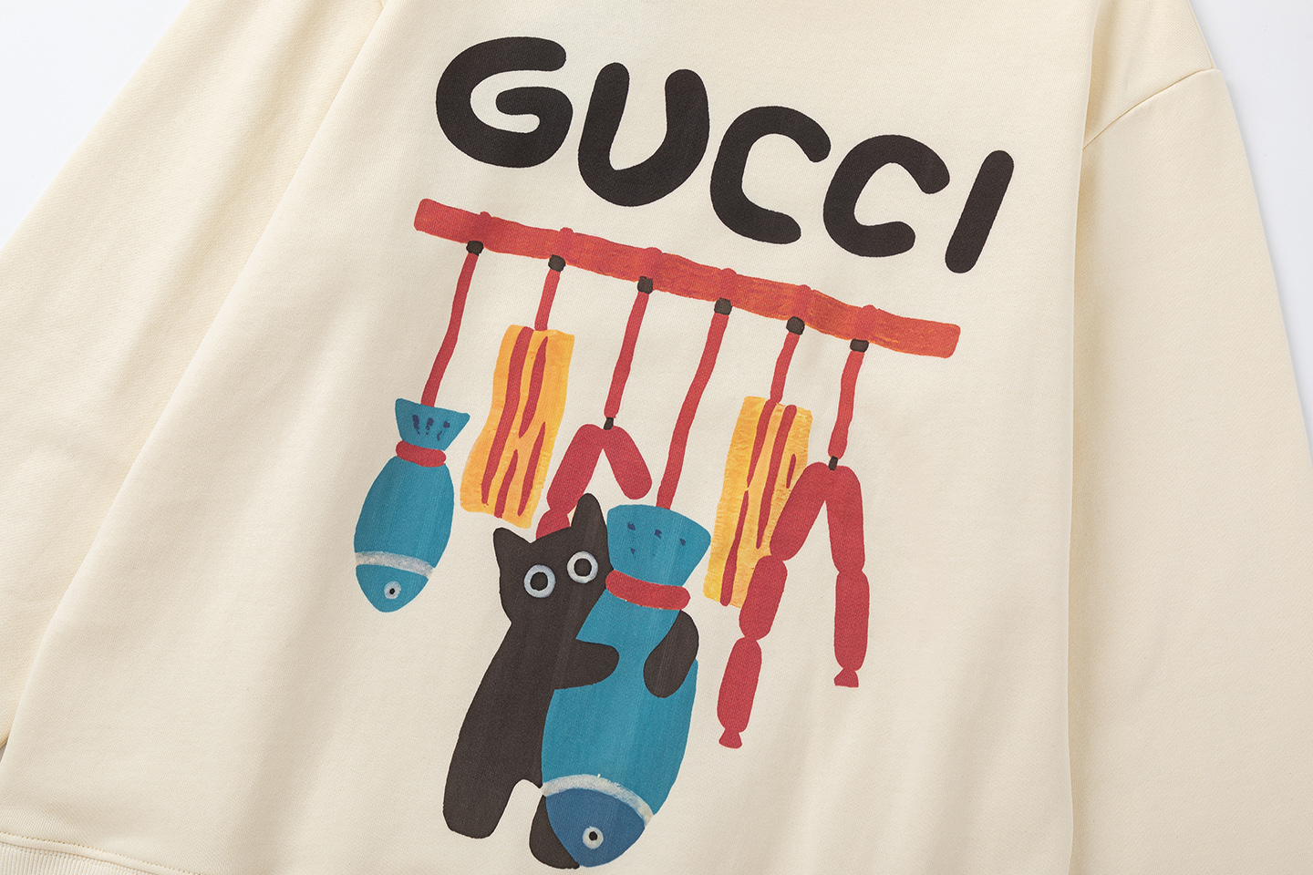 Gucci 高仿動物插畫長袖 黑貓與漁場主題設計款 趣味滿點| 14 Gucci 高仿動物插畫長袖 黑貓與漁場主題設計款 趣味滿點