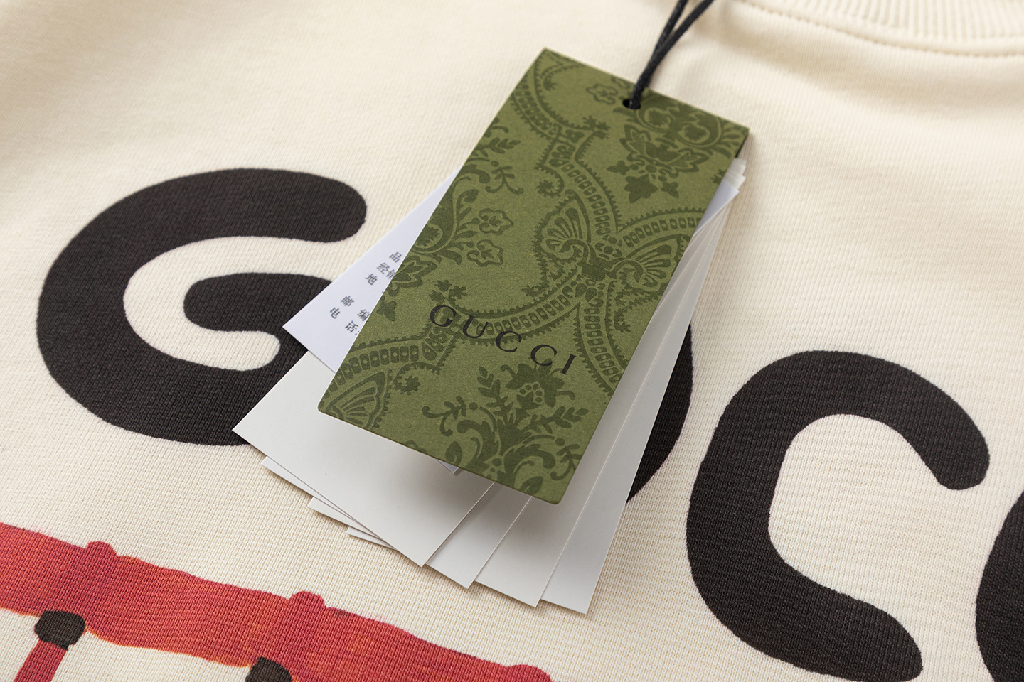 Gucci 高仿動物插畫長袖 黑貓與漁場主題設計款 趣味滿點| 12 Gucci 高仿動物插畫長袖 黑貓與漁場主題設計款 趣味滿點