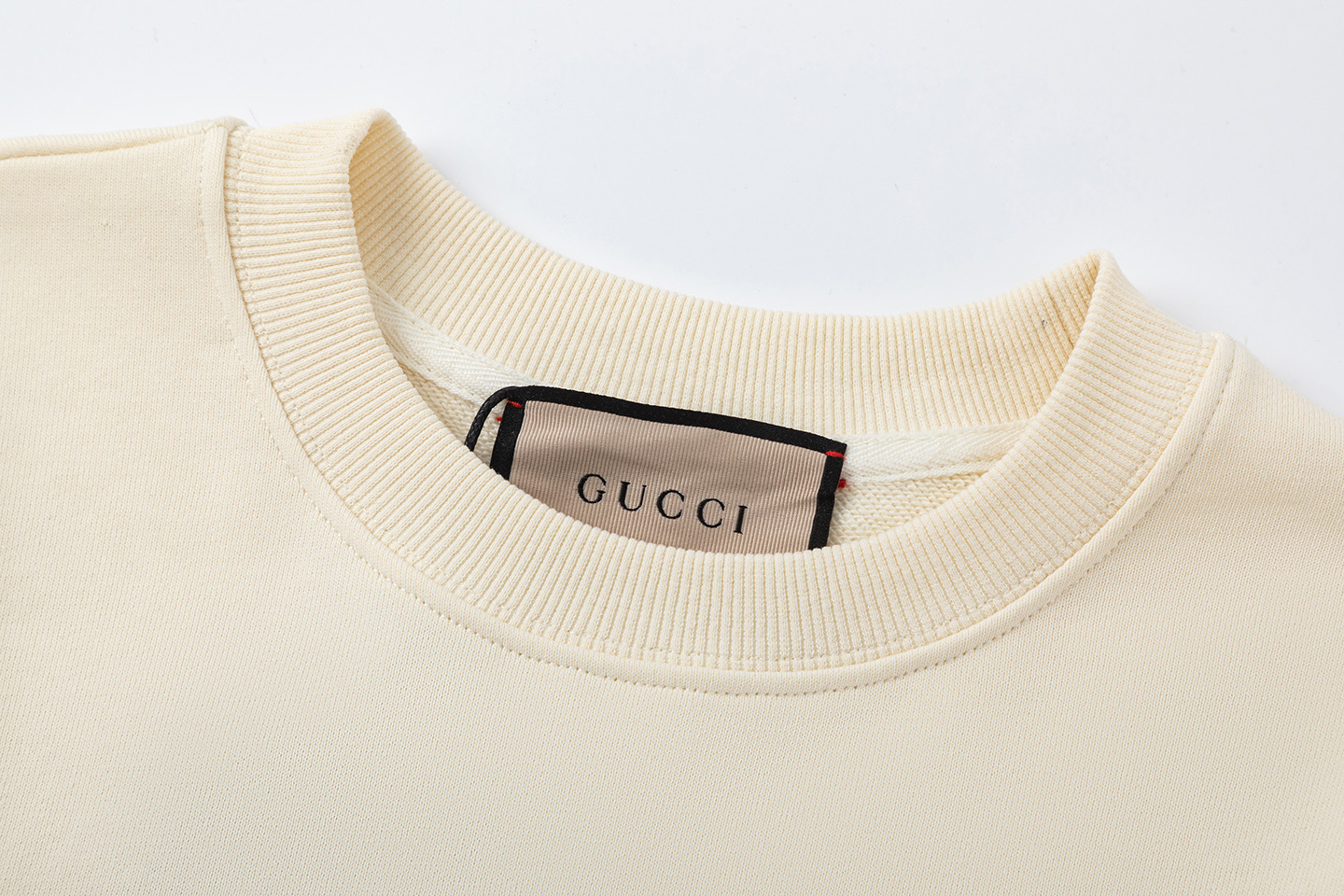 Gucci 高仿貓咪情侶圖案圓領長袖 奶白底趣味插畫設計款| 10 Gucci 高仿貓咪情侶圖案圓領長袖 奶白底趣味插畫設計款
