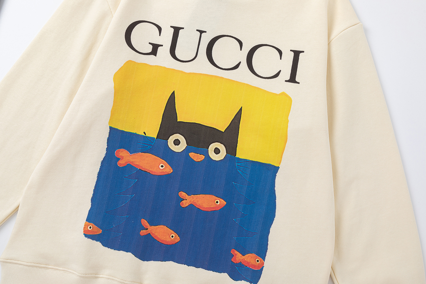 Gucci 一比一黑貓與金魚圖案長袖上衣 插畫風趣味設計| 14 Gucci 一比一黑貓與金魚圖案長袖上衣 插畫風趣味設計