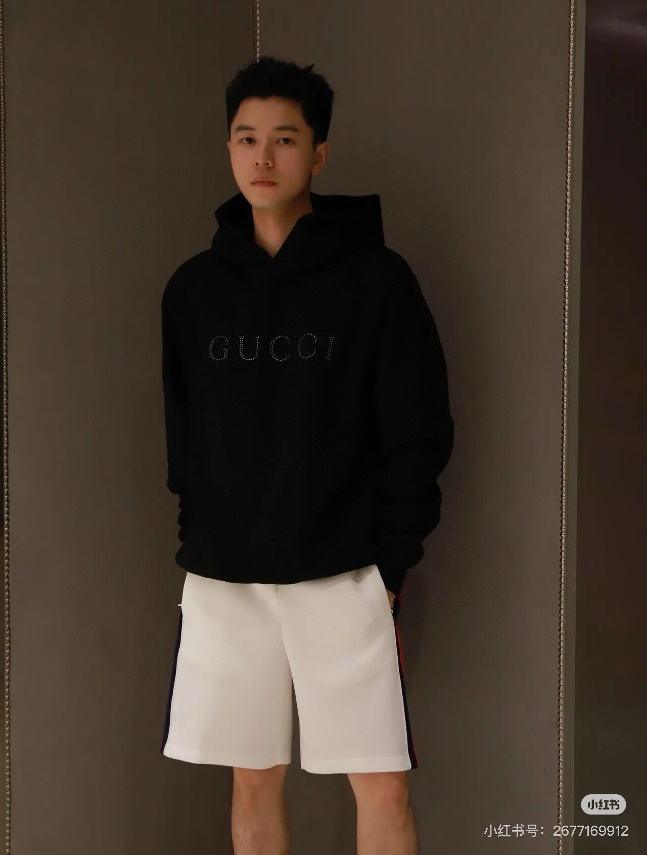 Gucci 原單經典LOGO刺繡連帽上衣 黑色素面款簡約設計| 12 Gucci 原單經典LOGO刺繡連帽上衣 黑色素面款簡約設計