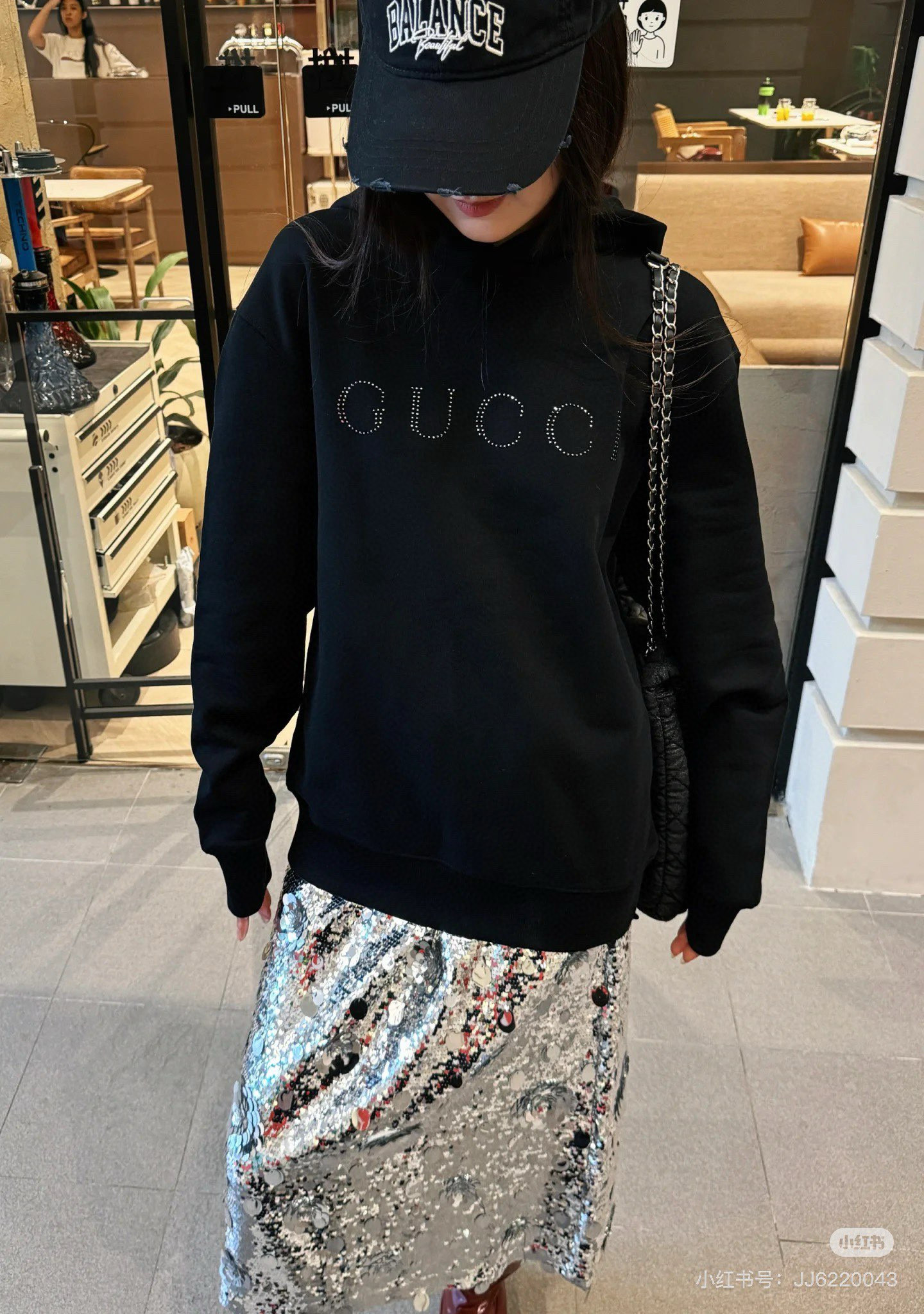 Gucci 原單經典LOGO刺繡連帽上衣 黑色素面款簡約設計| 10 Gucci 原單經典LOGO刺繡連帽上衣 黑色素面款簡約設計