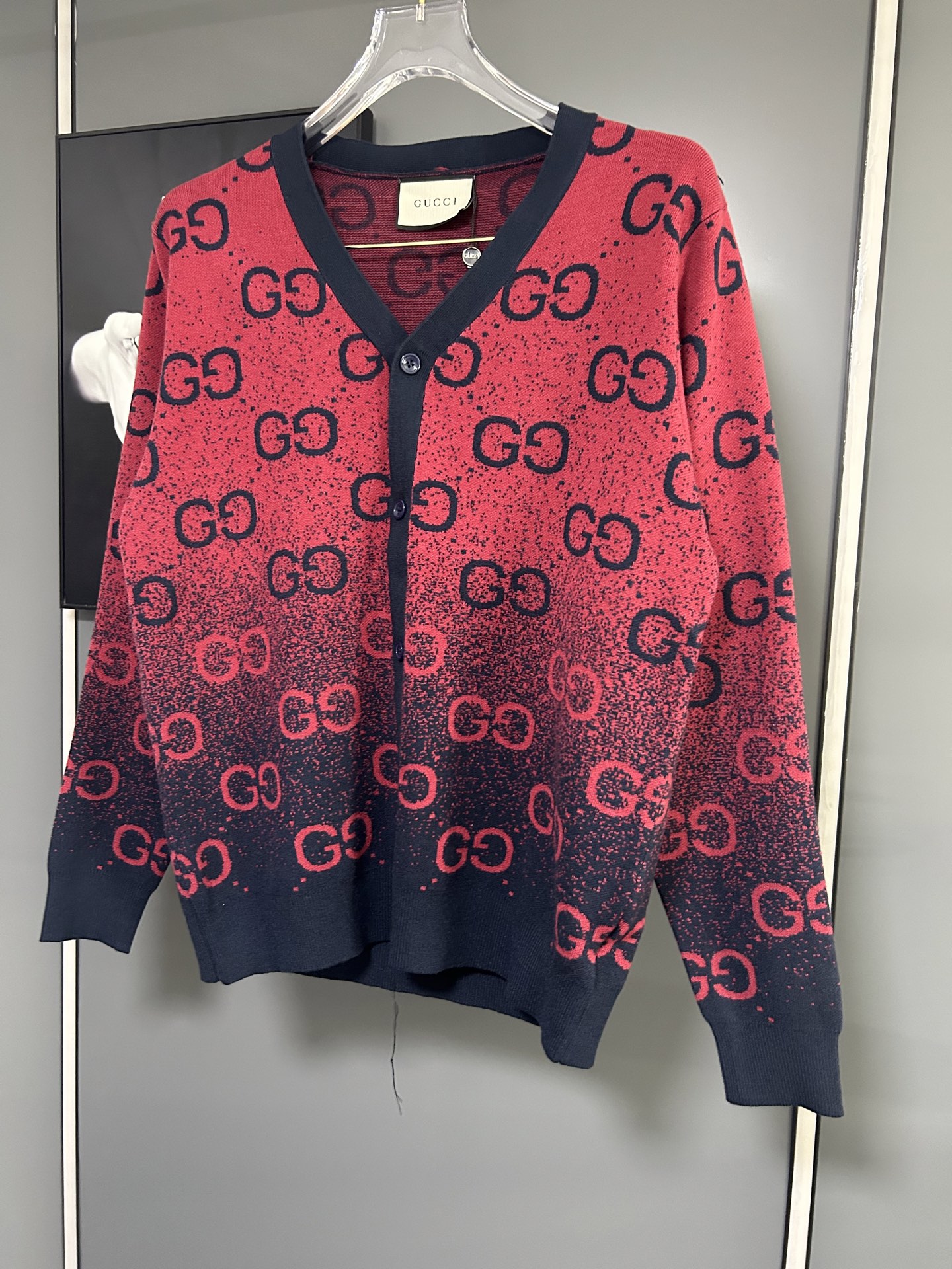Gucci 一比一男針織外套 紅黑撞色GG毛衣 開襟設計造型強| 10 Gucci 一比一男針織外套 紅黑撞色GG毛衣 開襟設計造型強