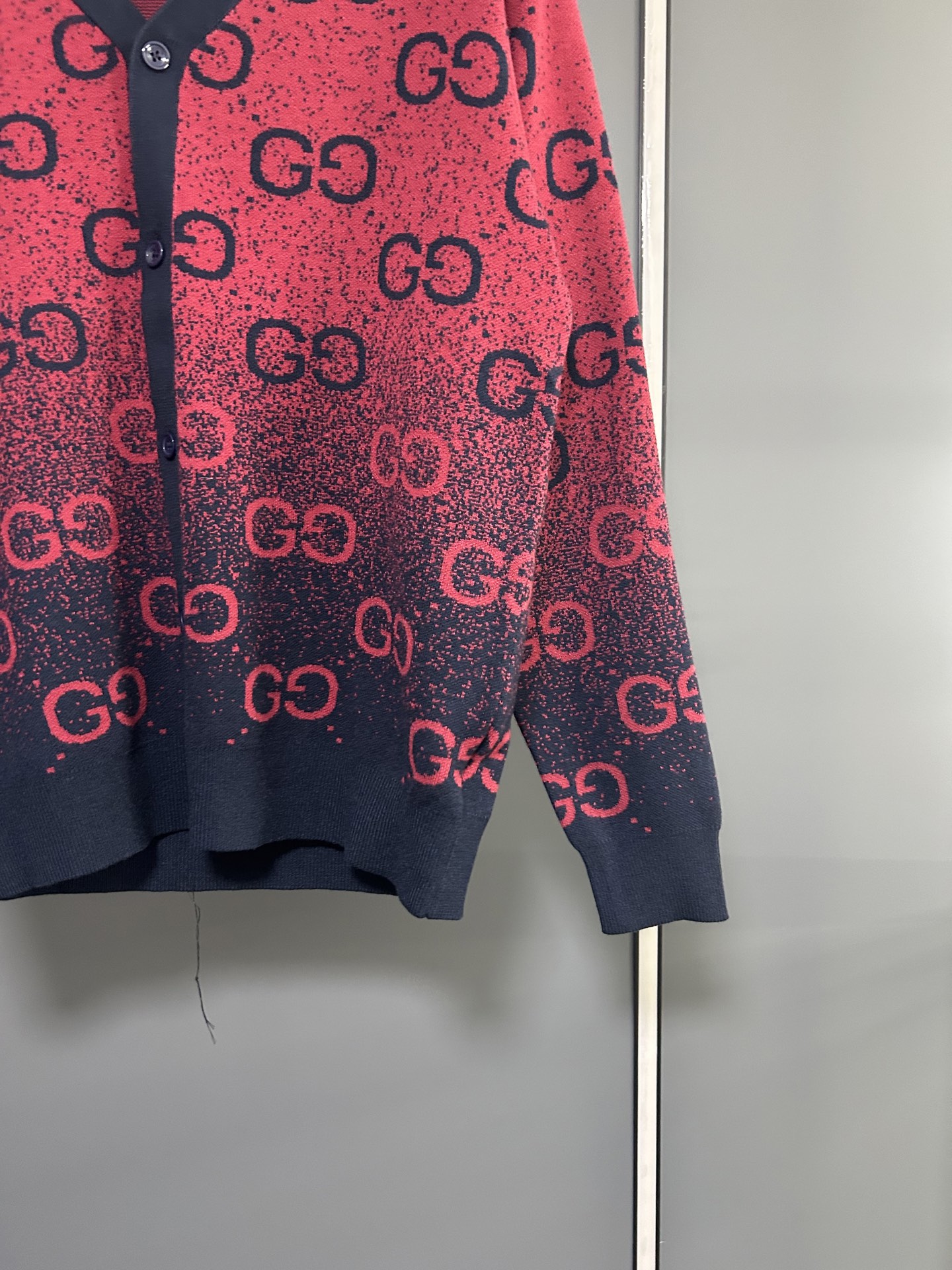 Gucci 一比一男針織外套 紅黑撞色GG毛衣 開襟設計造型強| 7 Gucci 一比一男針織外套 紅黑撞色GG毛衣 開襟設計造型強