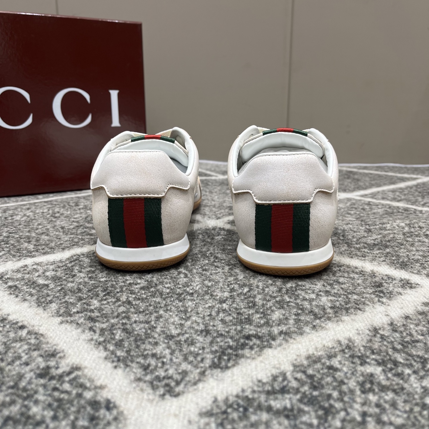 GucciA貨白色男士休閒鞋 織帶裝飾復古修身設計| 7 GucciA貨白色男士休閒鞋 織帶裝飾復古修身設計