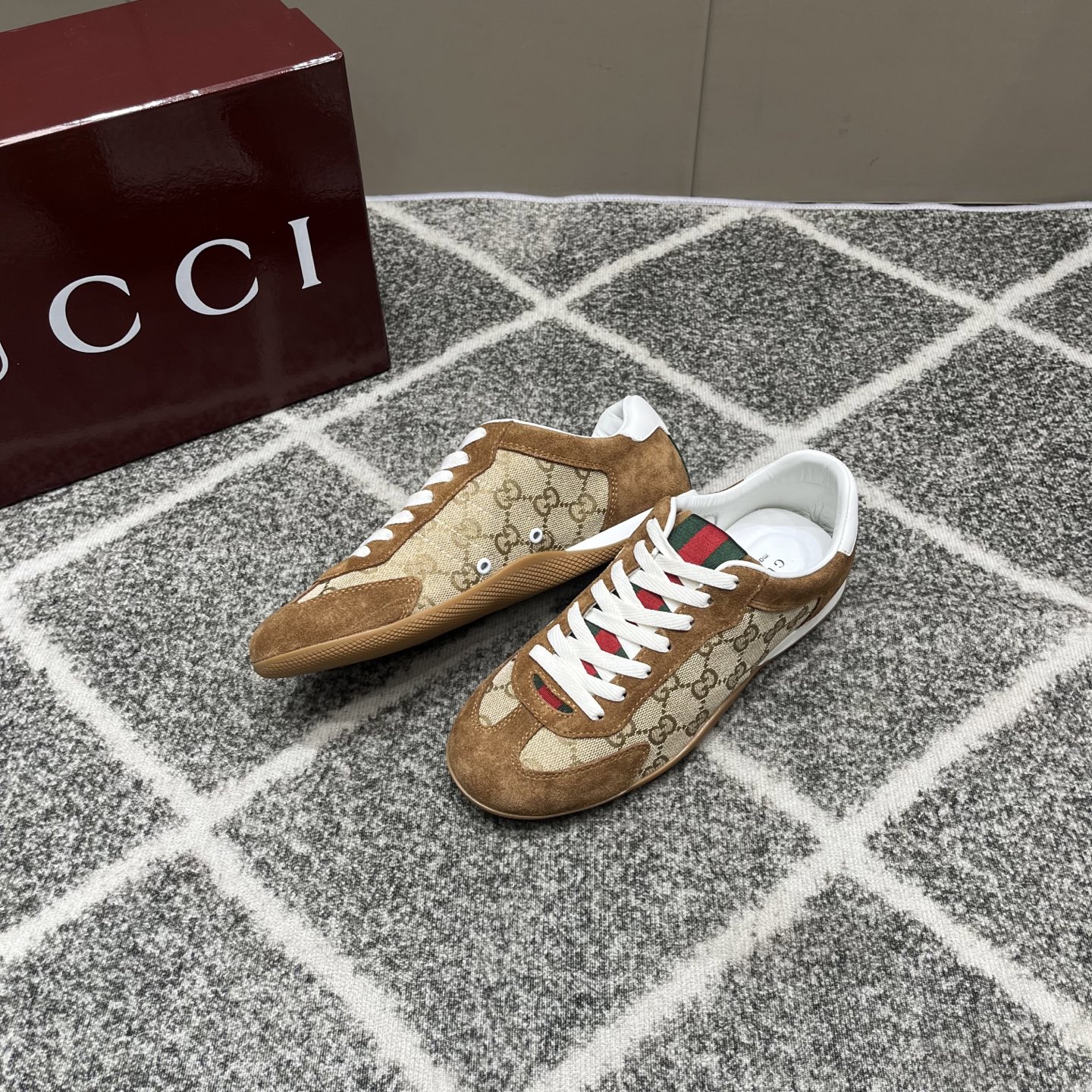 Gucci高仿復古男鞋 GG帆布拼麂皮 原色復刻低筒設計| 9 Gucci高仿復古男鞋 GG帆布拼麂皮 原色復刻低筒設計