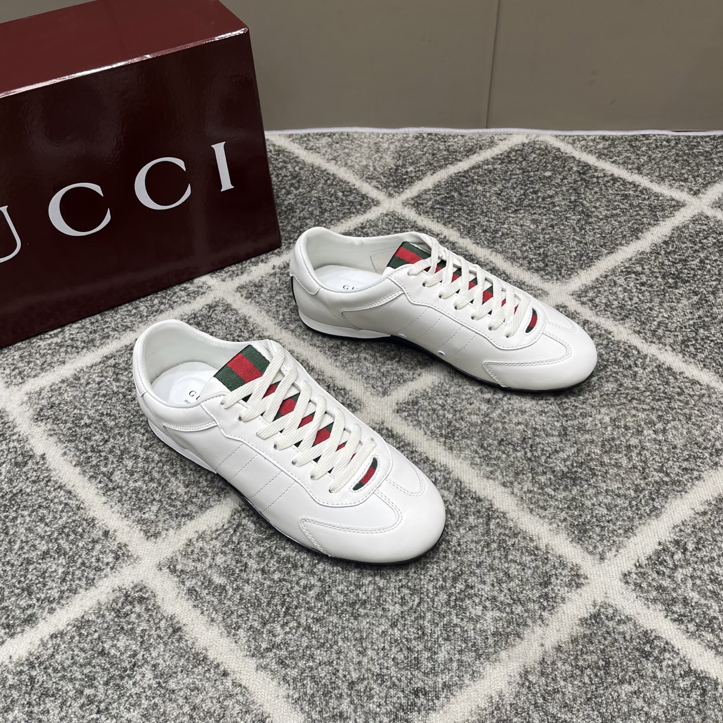 Gucci高仿男鞋 全白皮革經典織帶設計 舒適修身款| 14 Gucci高仿男鞋 全白皮革經典織帶設計 舒適修身款