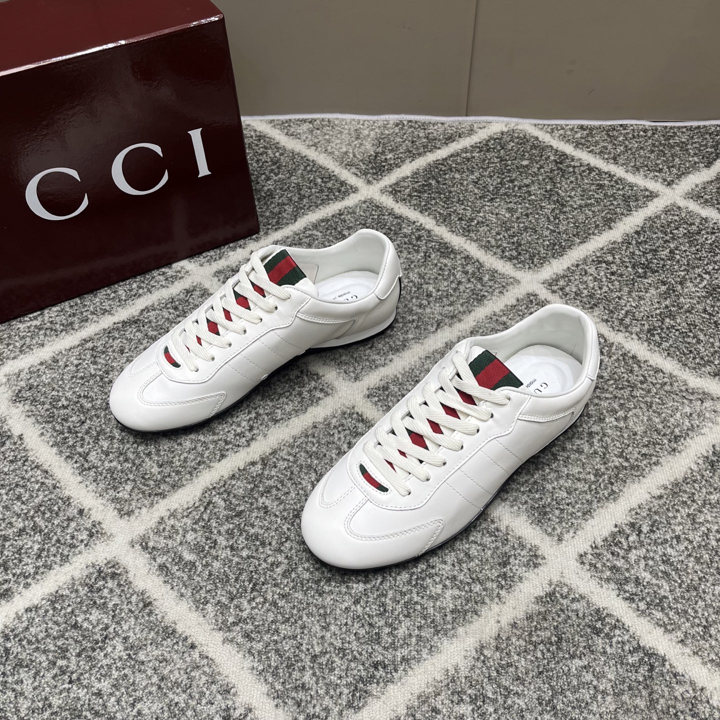 Gucci高仿男鞋 全白皮革經典織帶設計 舒適修身款| 13 Gucci高仿男鞋 全白皮革經典織帶設計 舒適修身款