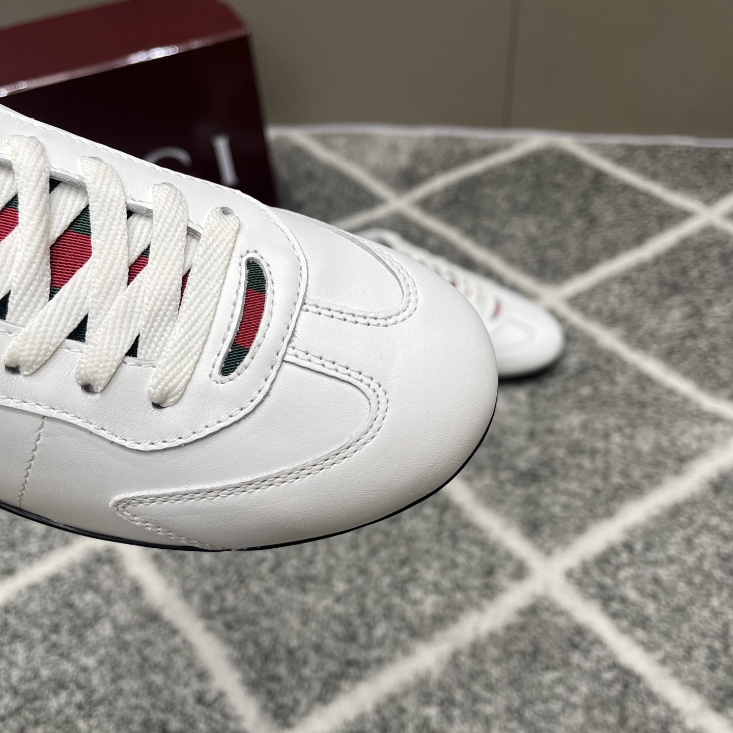 Gucci高仿男鞋 全白皮革經典織帶設計 舒適修身款| 12 Gucci高仿男鞋 全白皮革經典織帶設計 舒適修身款