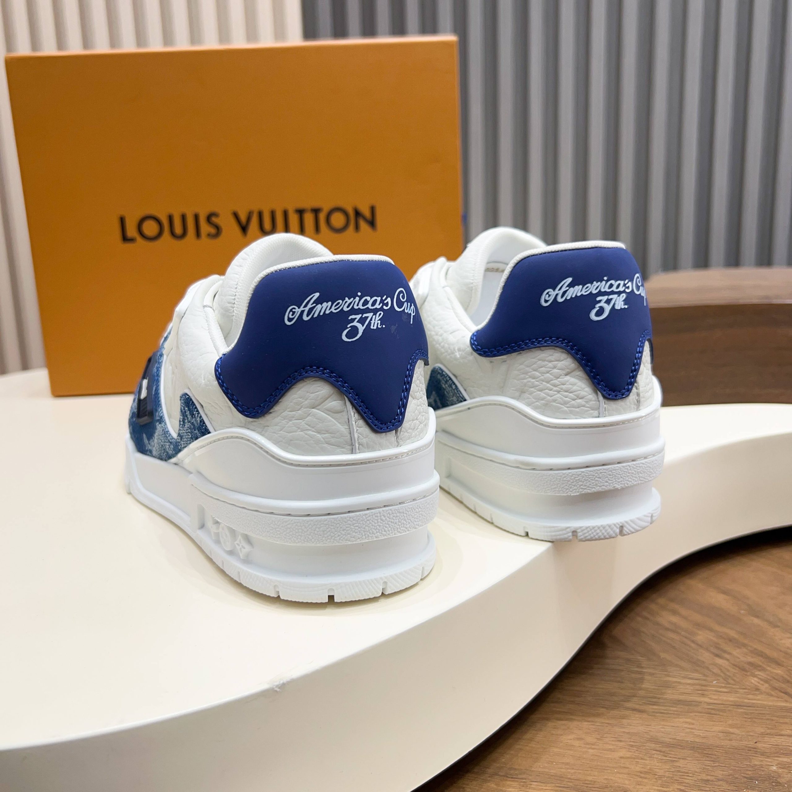 LV 原單 男款 Monogram 低筒運動鞋 咖啡色滿印款 輕奢復古風格| 11 LV 原單 男款 Monogram 低筒運動鞋 咖啡色滿印款 輕奢復古風格