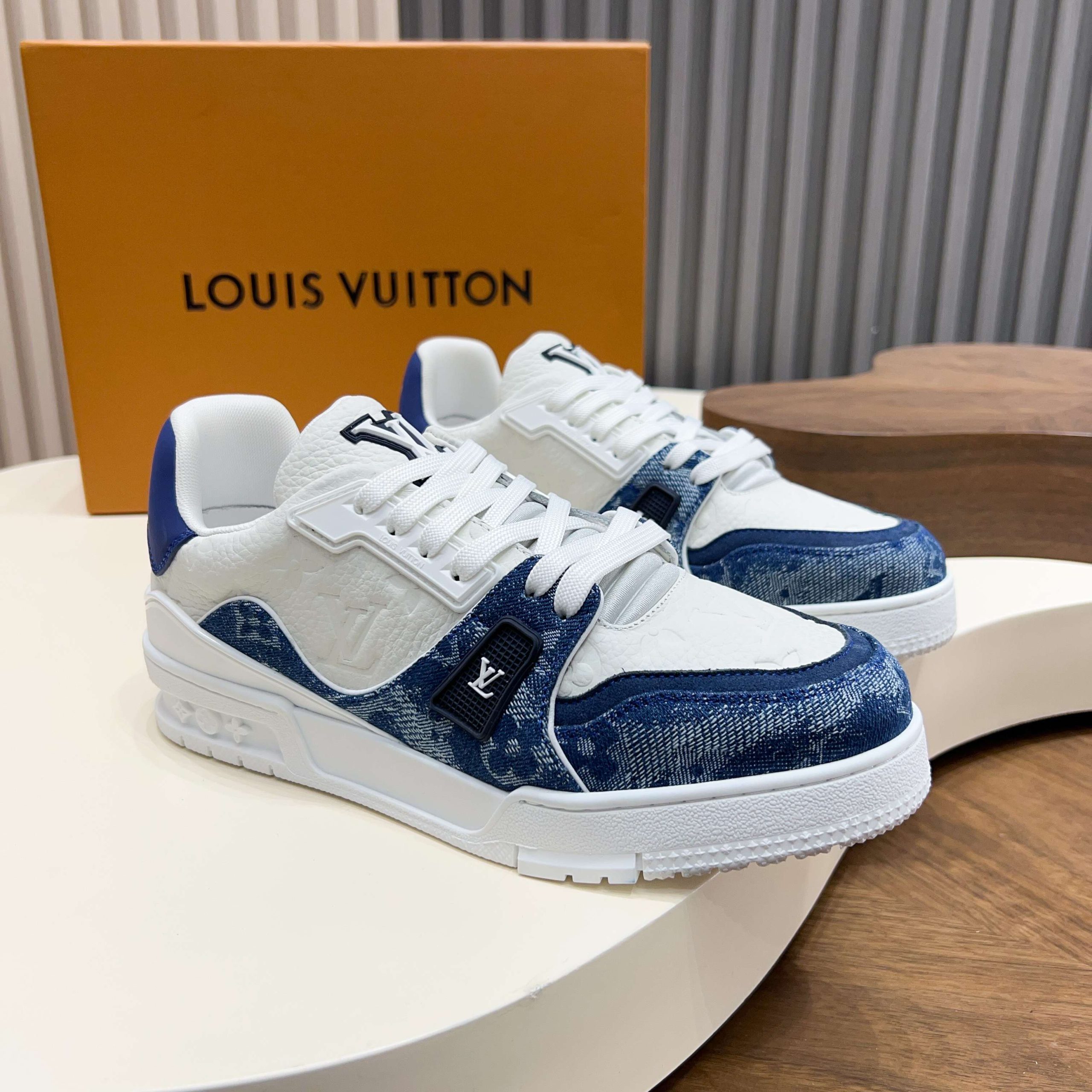 LV 原單 男款 Monogram 低筒運動鞋 咖啡色滿印款 輕奢復古風格| 8 LV 原單 男款 Monogram 低筒運動鞋 咖啡色滿印款 輕奢復古風格