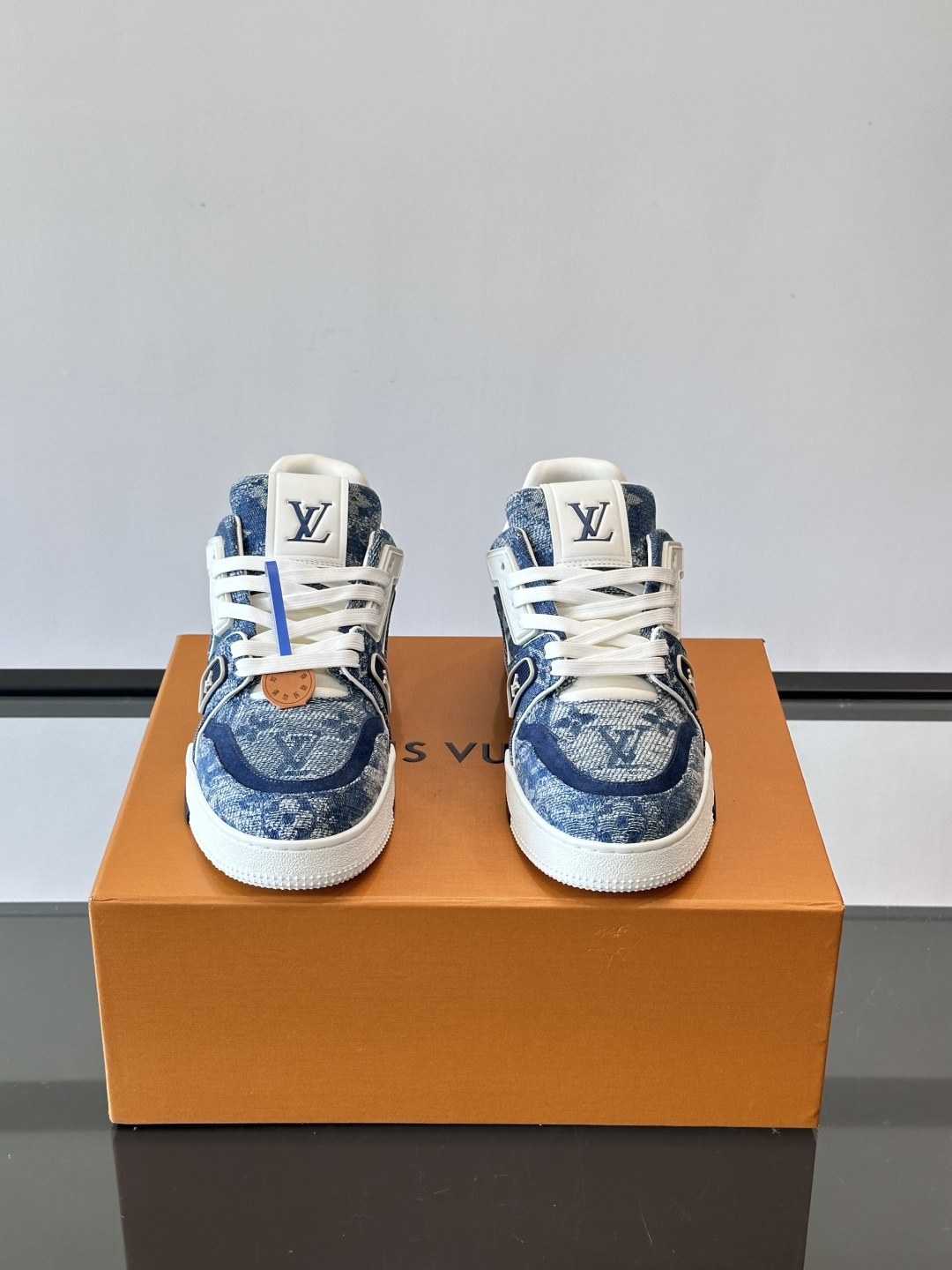 LV 男款牛仔藍拼接運動鞋 高仿 潮流配色 精品休閒百搭| 14 LV 男款牛仔藍拼接運動鞋 高仿 潮流配色 精品休閒百搭