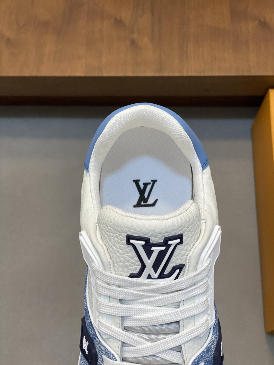 LV 一比一藍色撞白運動鞋 Monogram 帆布拼接清爽百搭| 9 LV 一比一藍色撞白運動鞋 Monogram 帆布拼接清爽百搭