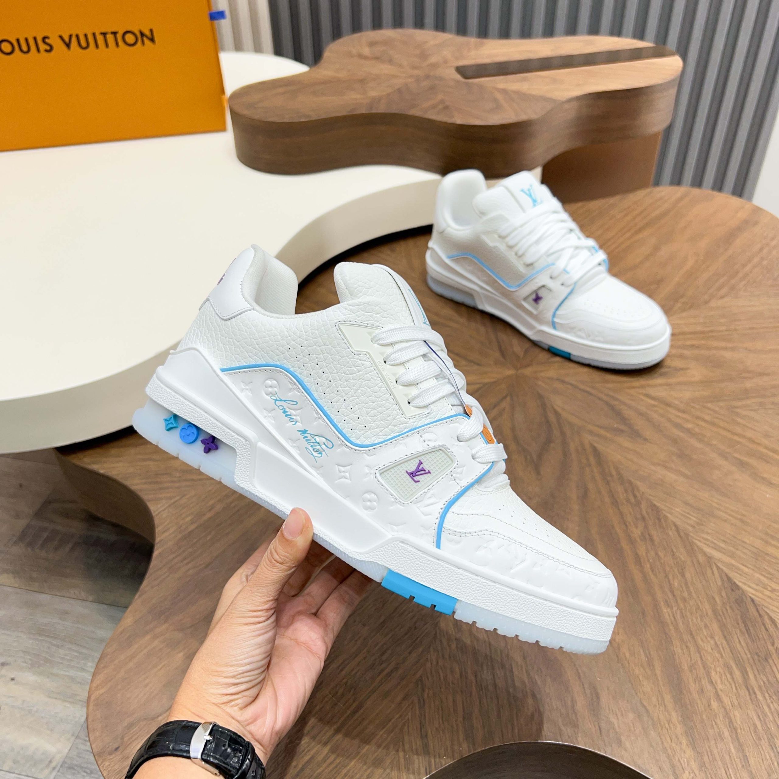 LV A貨白藍清新系LV Trainer 夏季百搭氣質色| 14 LV A貨白藍清新系LV Trainer 夏季百搭氣質色