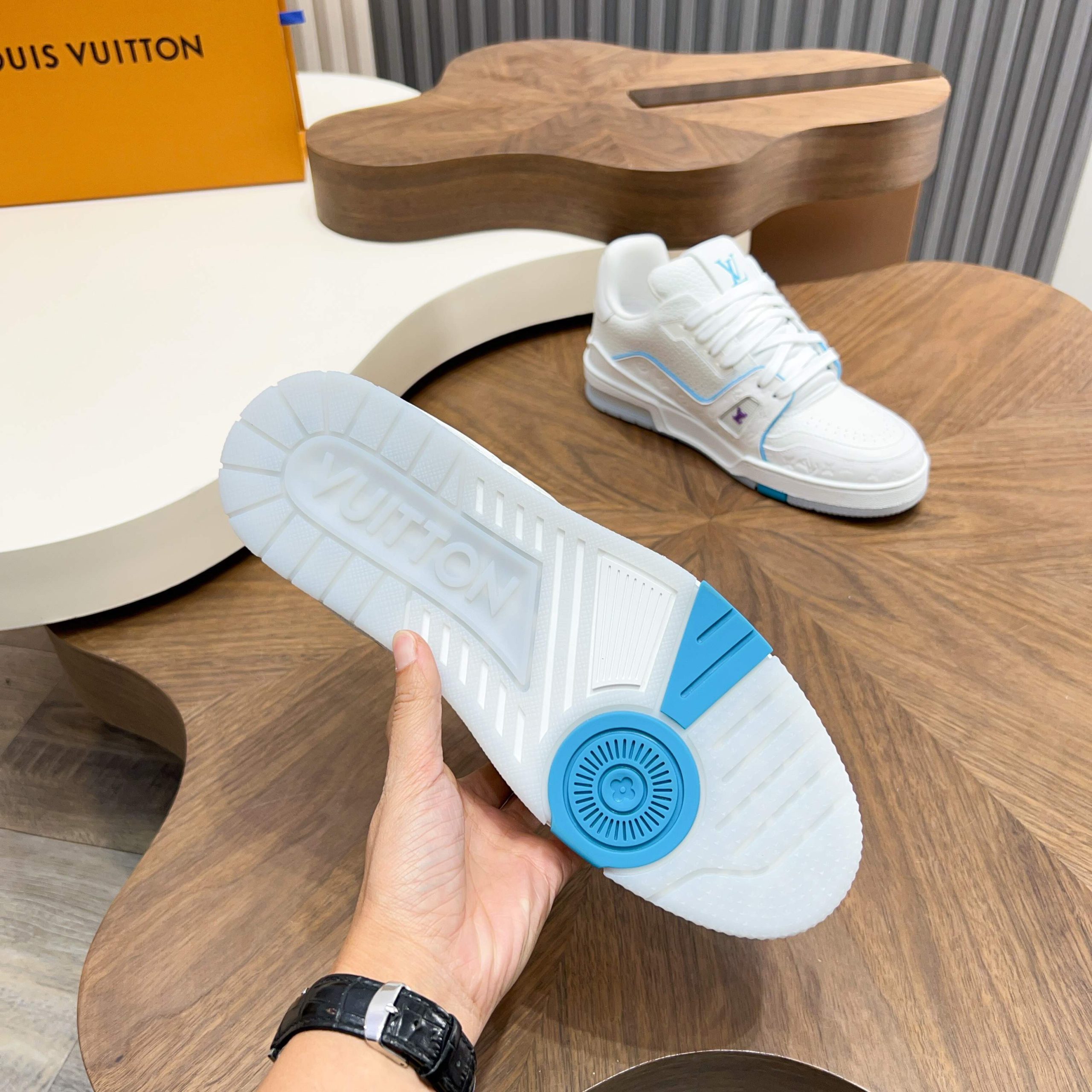 LV A貨白藍清新系LV Trainer 夏季百搭氣質色| 13 LV A貨白藍清新系LV Trainer 夏季百搭氣質色