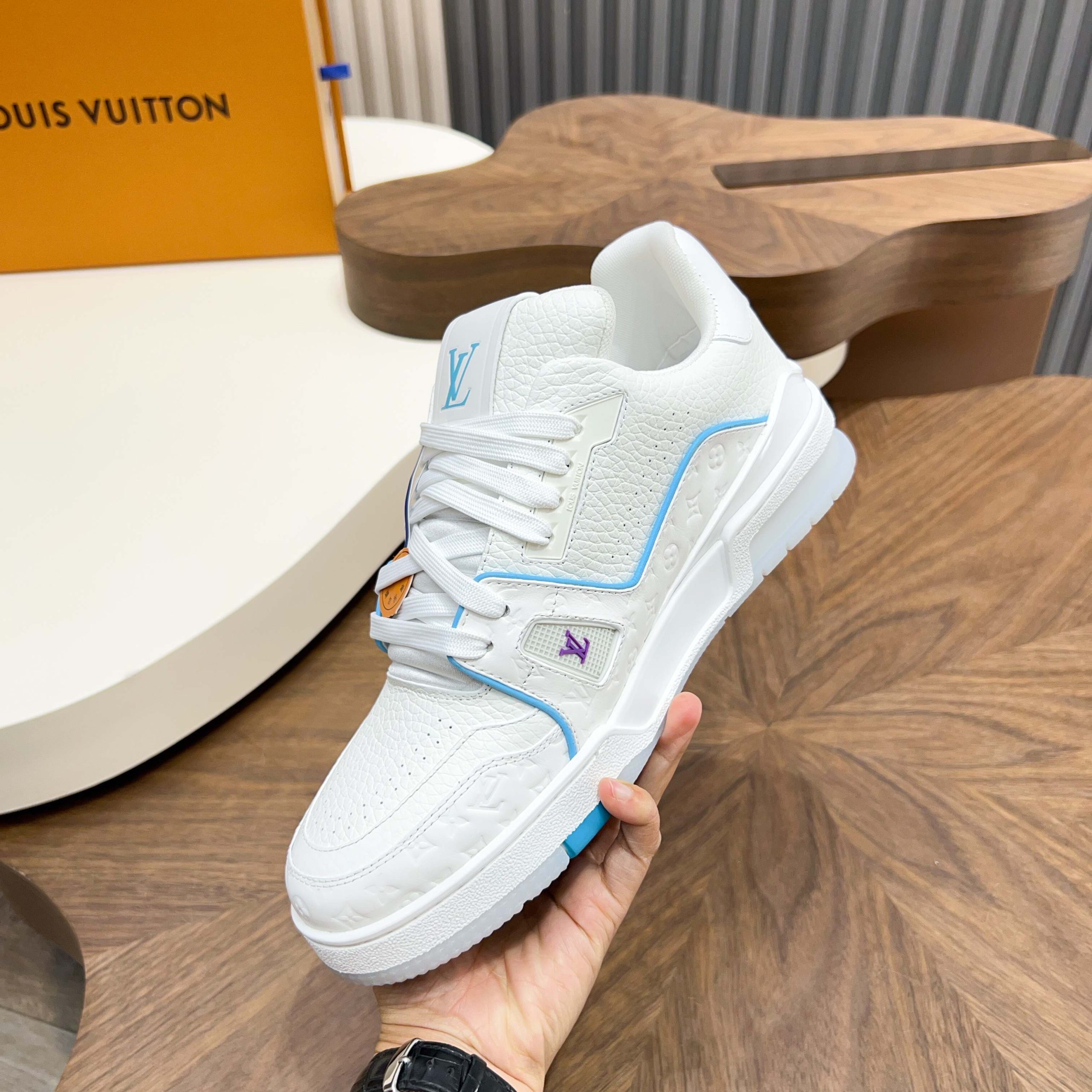 LV A貨白藍清新系LV Trainer 夏季百搭氣質色| 7 LV A貨白藍清新系LV Trainer 夏季百搭氣質色