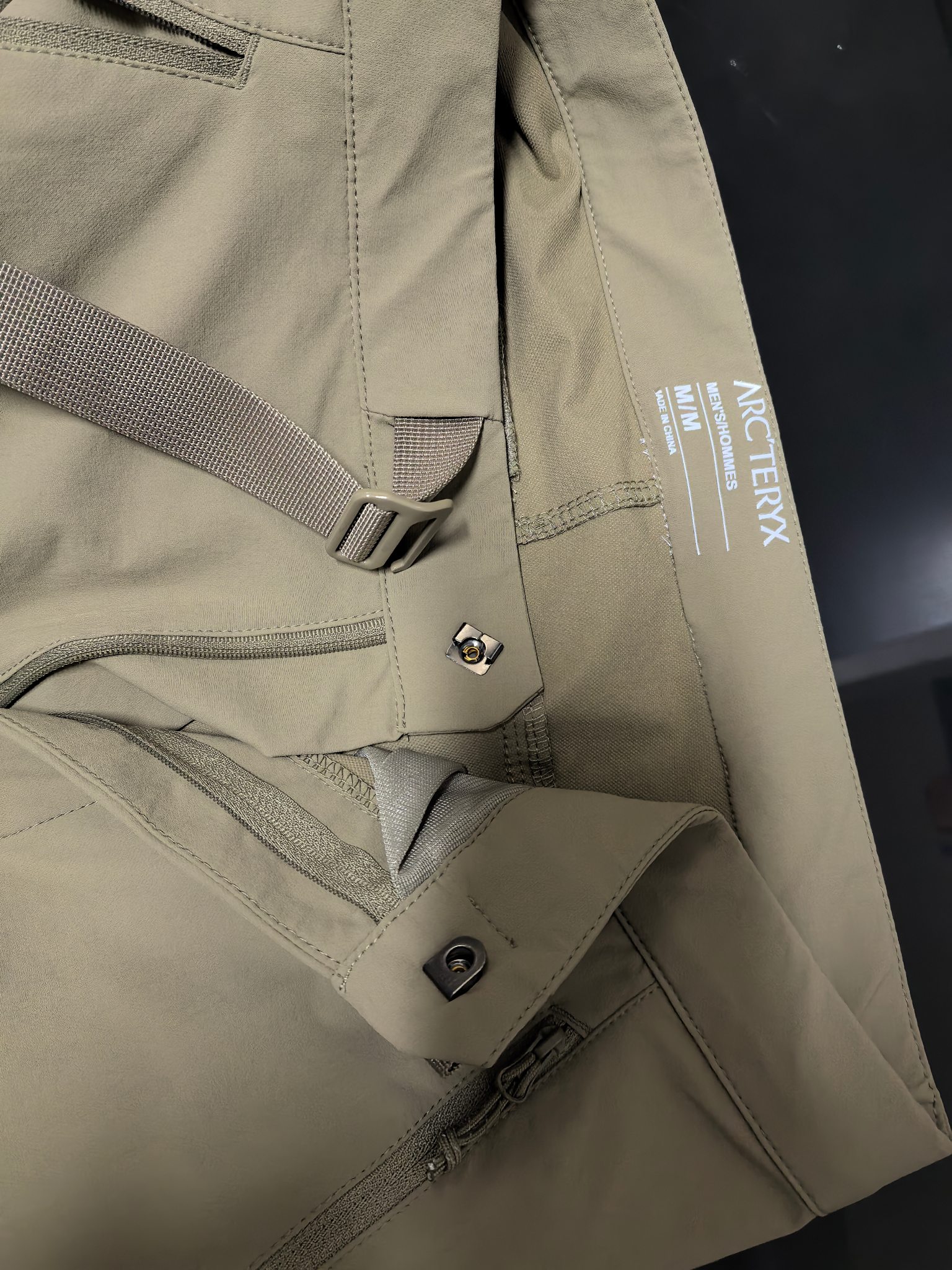 Arc'teryx 高仿 男款卡其機能長褲 輕量戶外休閒褲 百搭穿搭款| 7 Arc'teryx 高仿 男款卡其機能長褲 輕量戶外休閒褲 百搭穿搭款