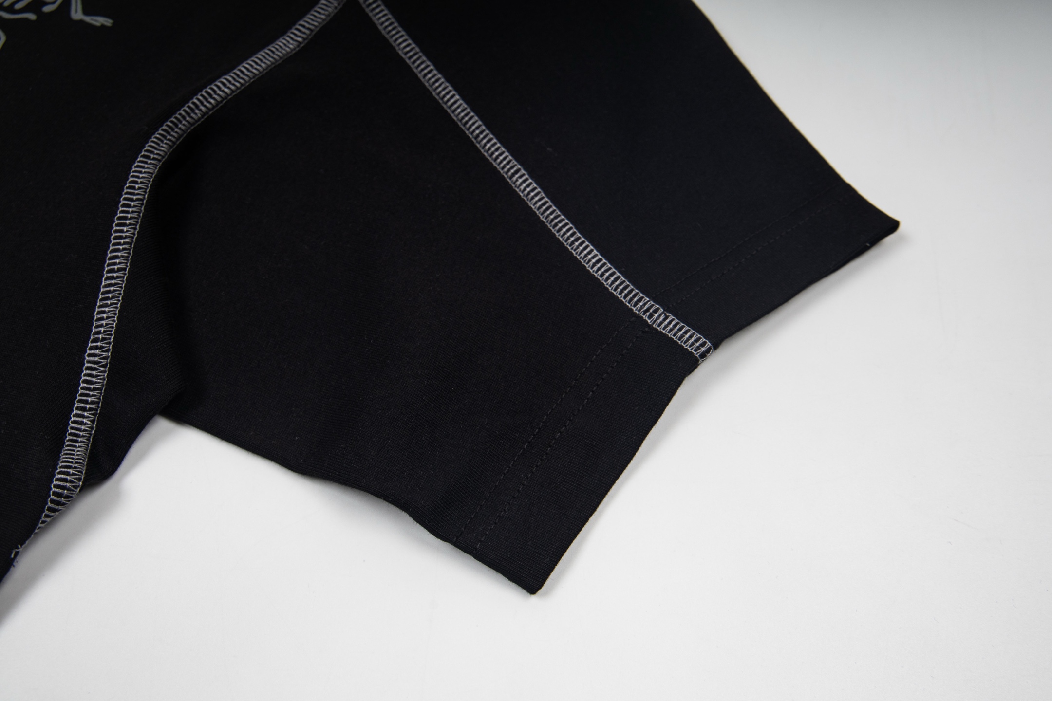 ARC'TERYX 一比一 男款經典Logo運動短袖T恤 百搭款| 10 ARC'TERYX 一比一 男款經典Logo運動短袖T恤 百搭款