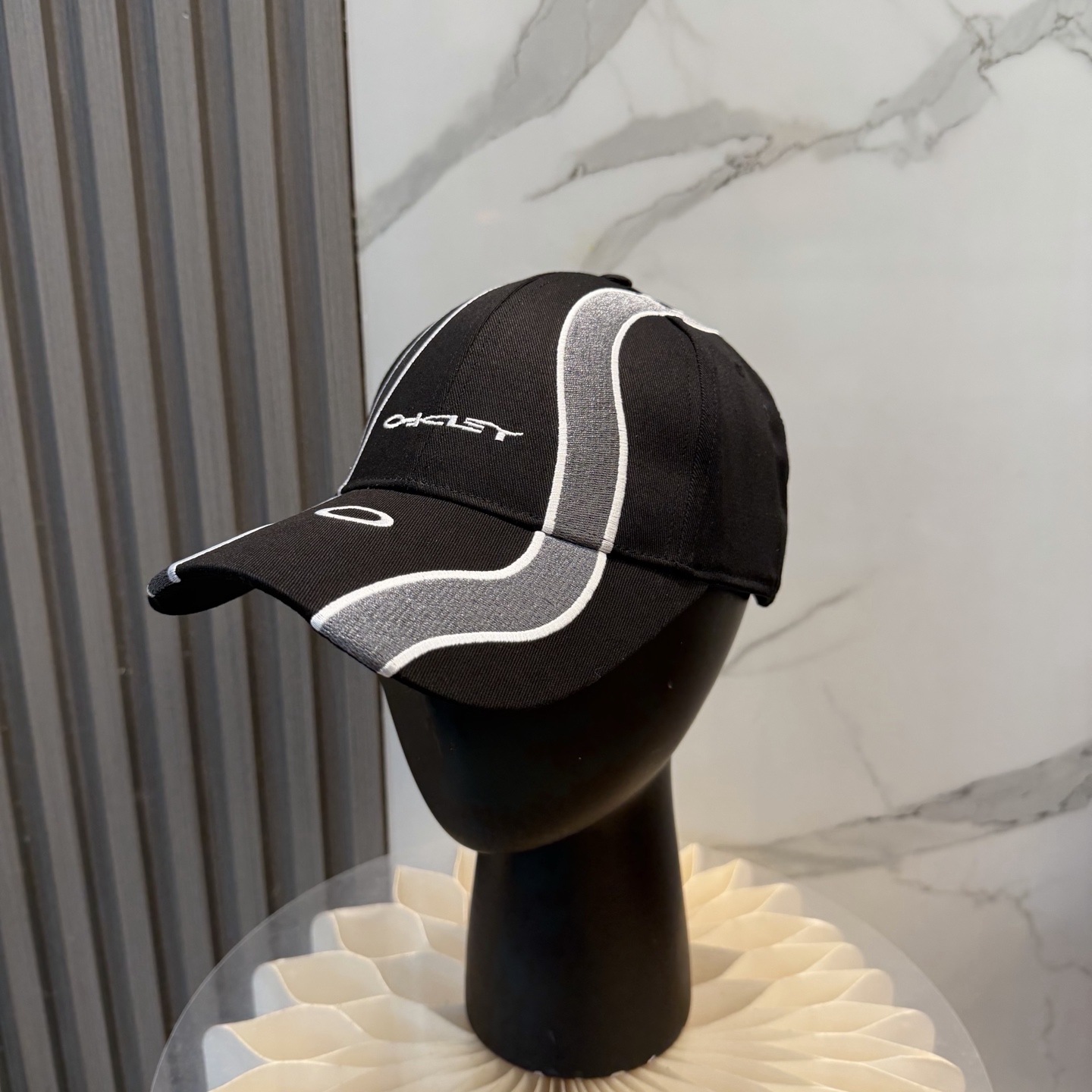 BALENCIAGA 高仿 男款 運動拼接刺繡棒球帽 黑色潮流帽| 14 BALENCIAGA 高仿 男款 運動拼接刺繡棒球帽 黑色潮流帽