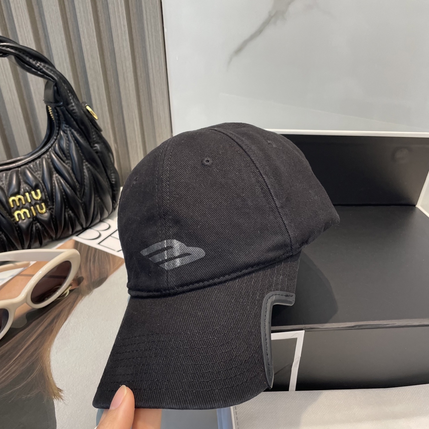 BALENCIAGA A貨 男款 簡約LOGO棒球帽 黑色時尚帽| 14 BALENCIAGA A貨 男款 簡約LOGO棒球帽 黑色時尚帽