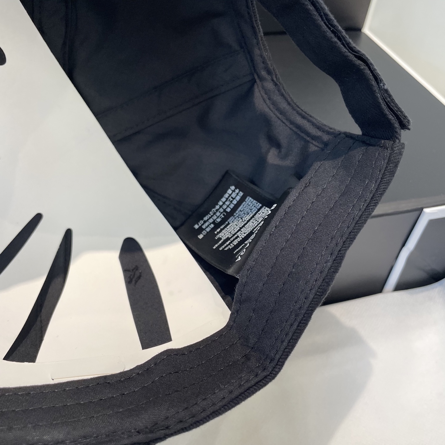 BALENCIAGA A貨 男款 簡約LOGO棒球帽 黑色時尚帽| 9 BALENCIAGA A貨 男款 簡約LOGO棒球帽 黑色時尚帽