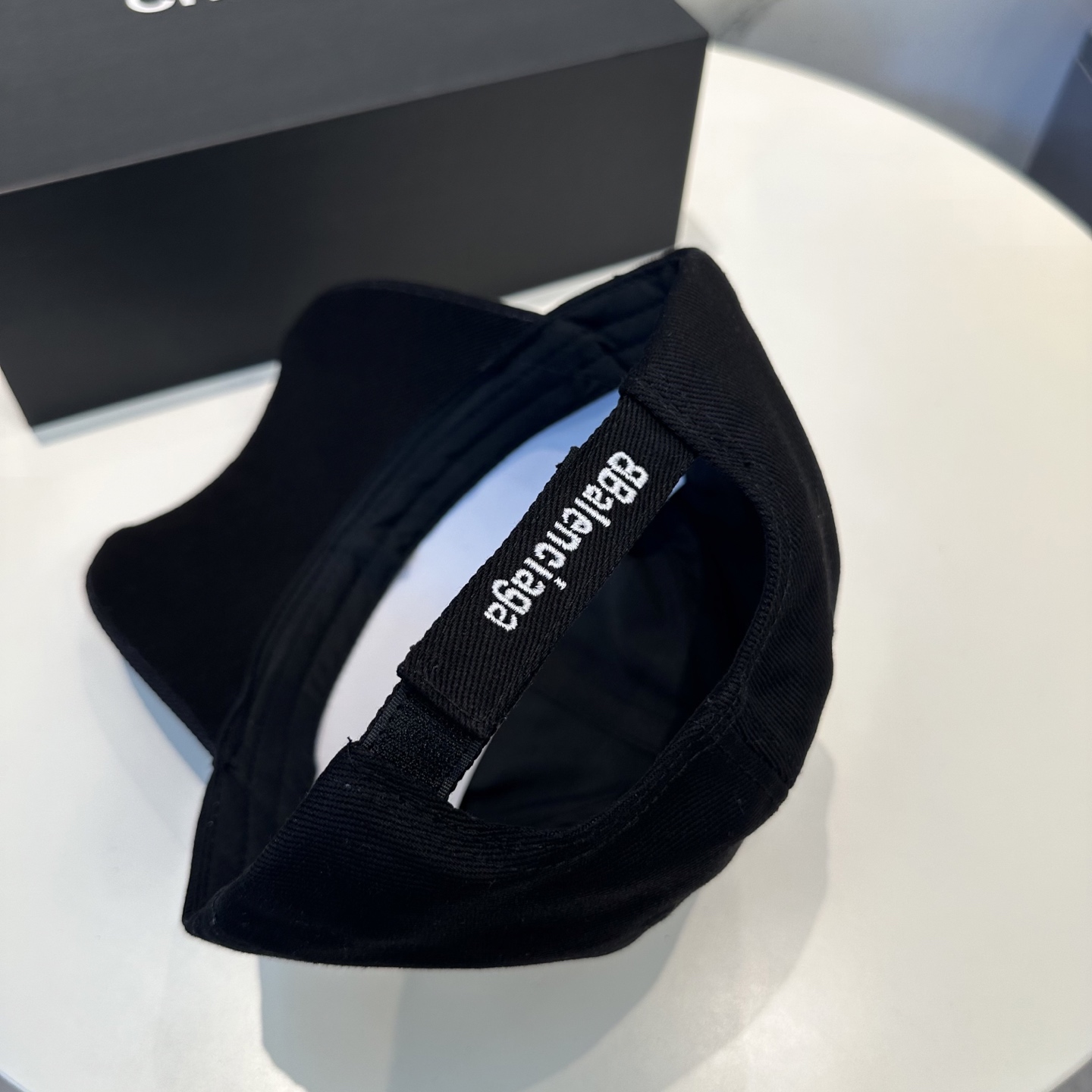 BALENCIAGA 高仿 男款 刺繡LOGO棒球帽 黑色百搭休閒帽| 12 BALENCIAGA 高仿 男款 刺繡LOGO棒球帽 黑色百搭休閒帽