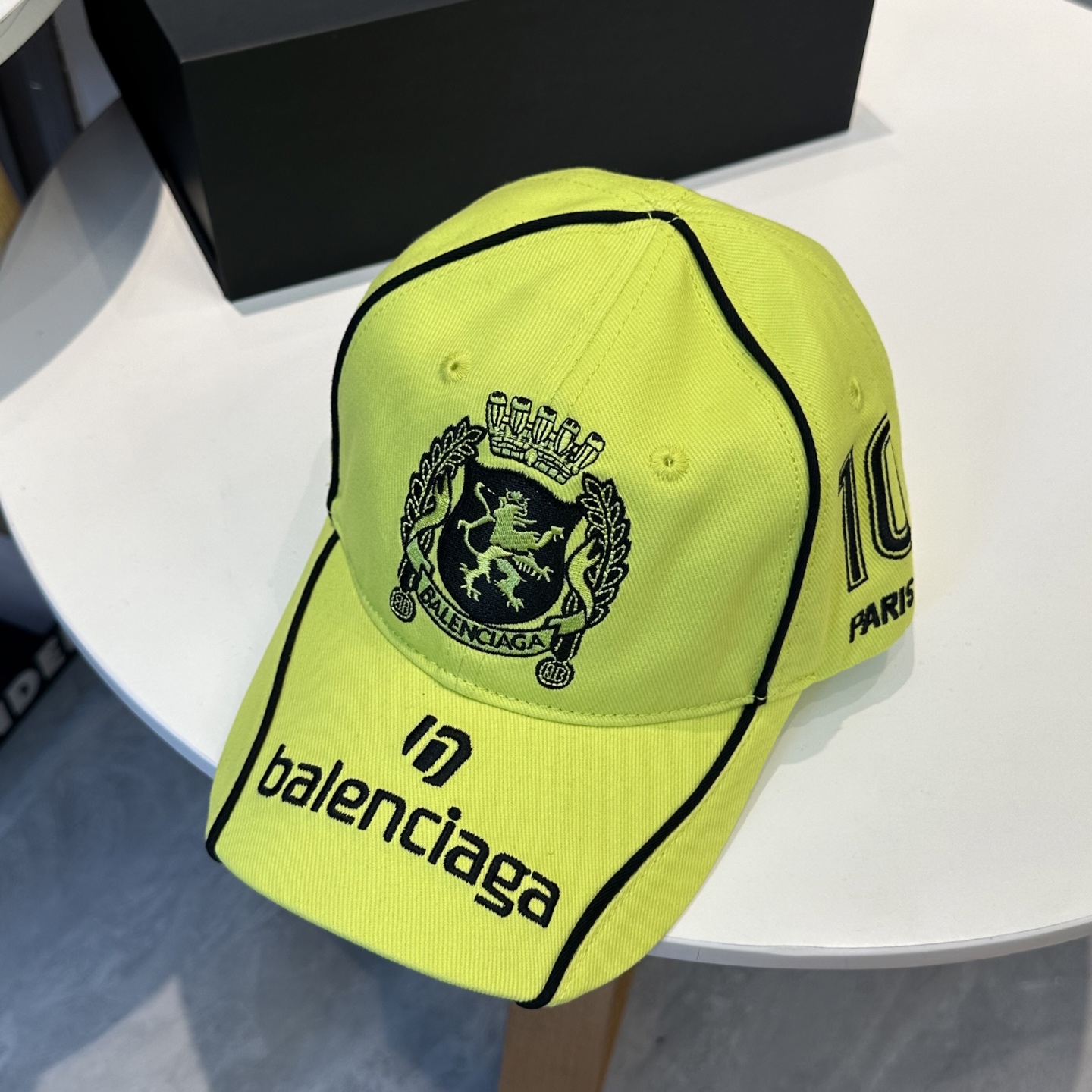 BALENCIAGA 高仿 男款 徽章刺繡棒球帽 螢光黃潮流帽| 13 BALENCIAGA 高仿 男款 徽章刺繡棒球帽 螢光黃潮流帽