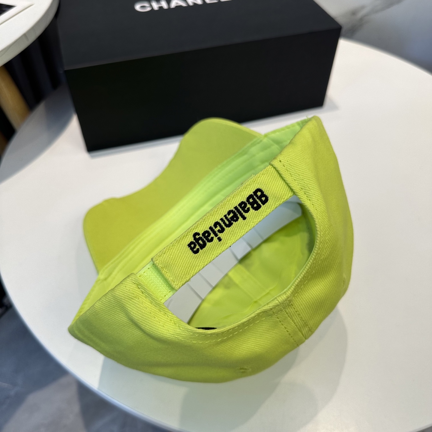 BALENCIAGA 高仿 男款 徽章刺繡棒球帽 螢光黃潮流帽| 12 BALENCIAGA 高仿 男款 徽章刺繡棒球帽 螢光黃潮流帽