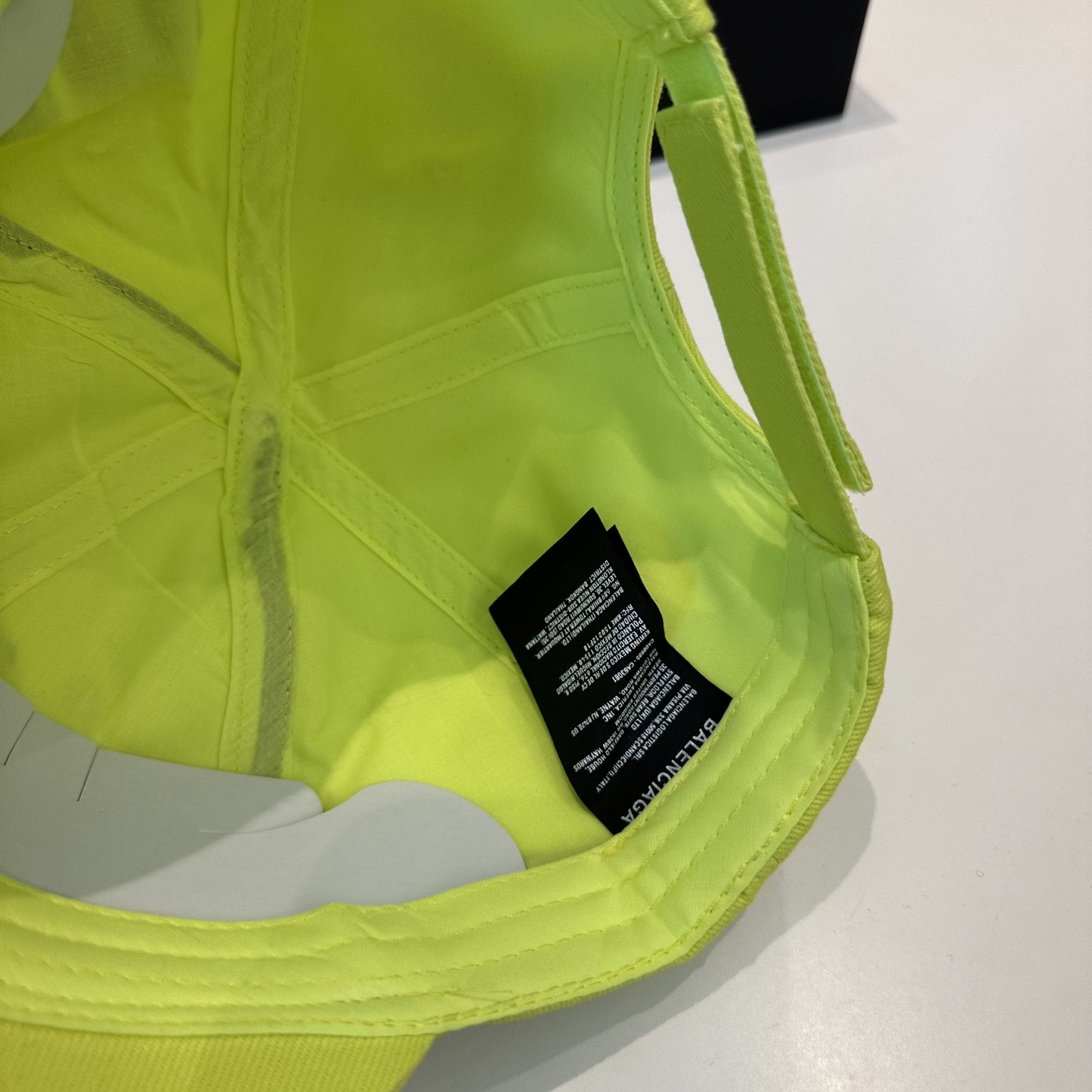 BALENCIAGA 高仿 男款 徽章刺繡棒球帽 螢光黃潮流帽| 9 BALENCIAGA 高仿 男款 徽章刺繡棒球帽 螢光黃潮流帽