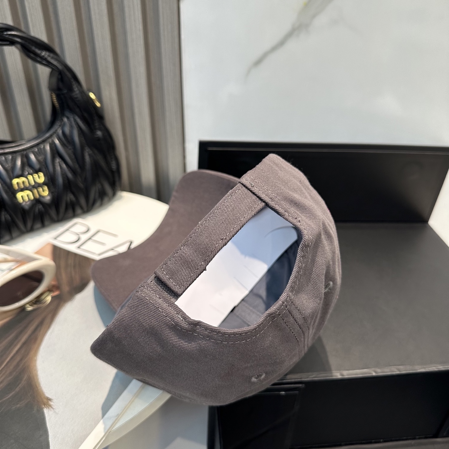 BALENCIAGA 高仿 男款 手寫LOGO棒球帽 咖啡色潮流帽| 13 BALENCIAGA 高仿 男款 手寫LOGO棒球帽 咖啡色潮流帽