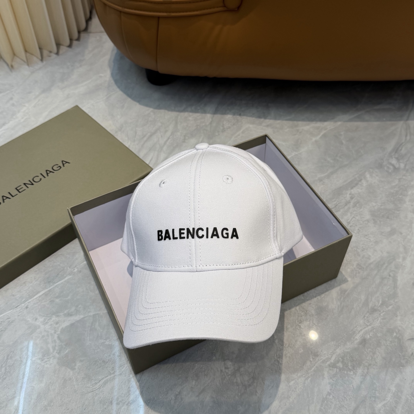 BALENCIAGA A貨 男款 LOGO棒球帽 白色百搭潮流帽| 14 BALENCIAGA A貨 男款 LOGO棒球帽 白色百搭潮流帽