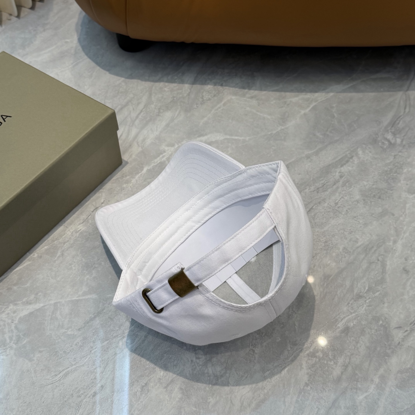 BALENCIAGA A貨 男款 LOGO棒球帽 白色百搭潮流帽| 13 BALENCIAGA A貨 男款 LOGO棒球帽 白色百搭潮流帽