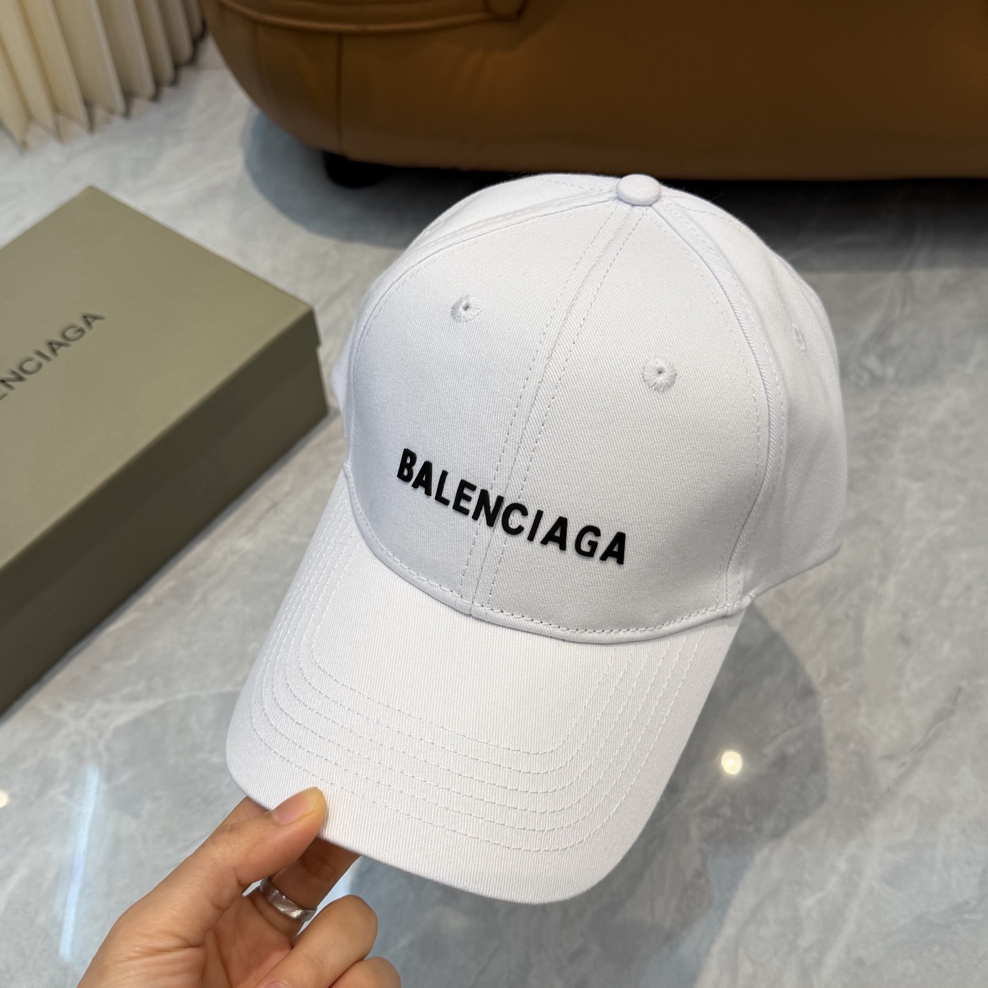 BALENCIAGA A貨 男款 LOGO棒球帽 白色百搭潮流帽| 8 BALENCIAGA A貨 男款 LOGO棒球帽 白色百搭潮流帽