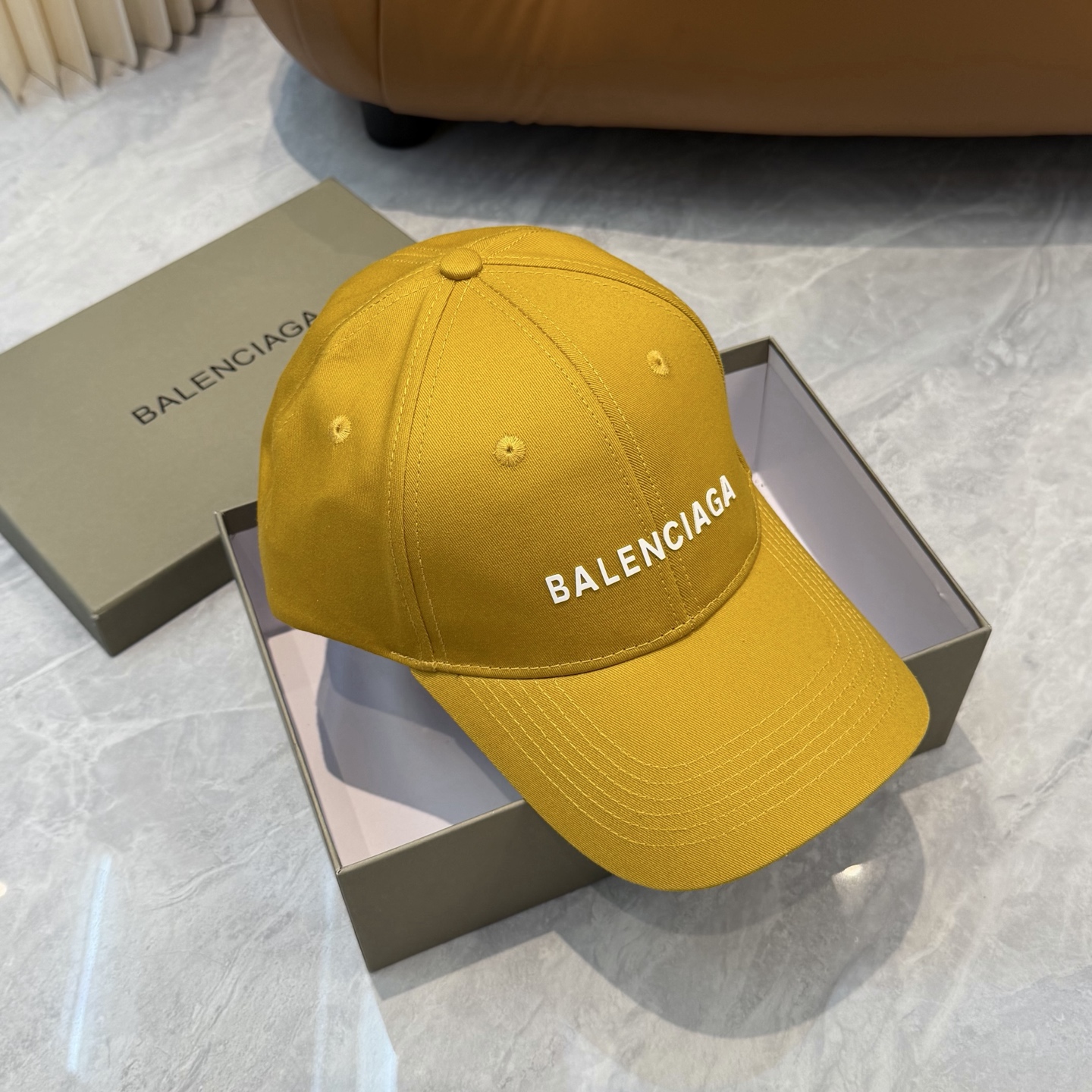 BALENCIAGA 一比一 男款 LOGO刺繡棒球帽 黃色潮流帽| 11 BALENCIAGA 一比一 男款 LOGO刺繡棒球帽 黃色潮流帽