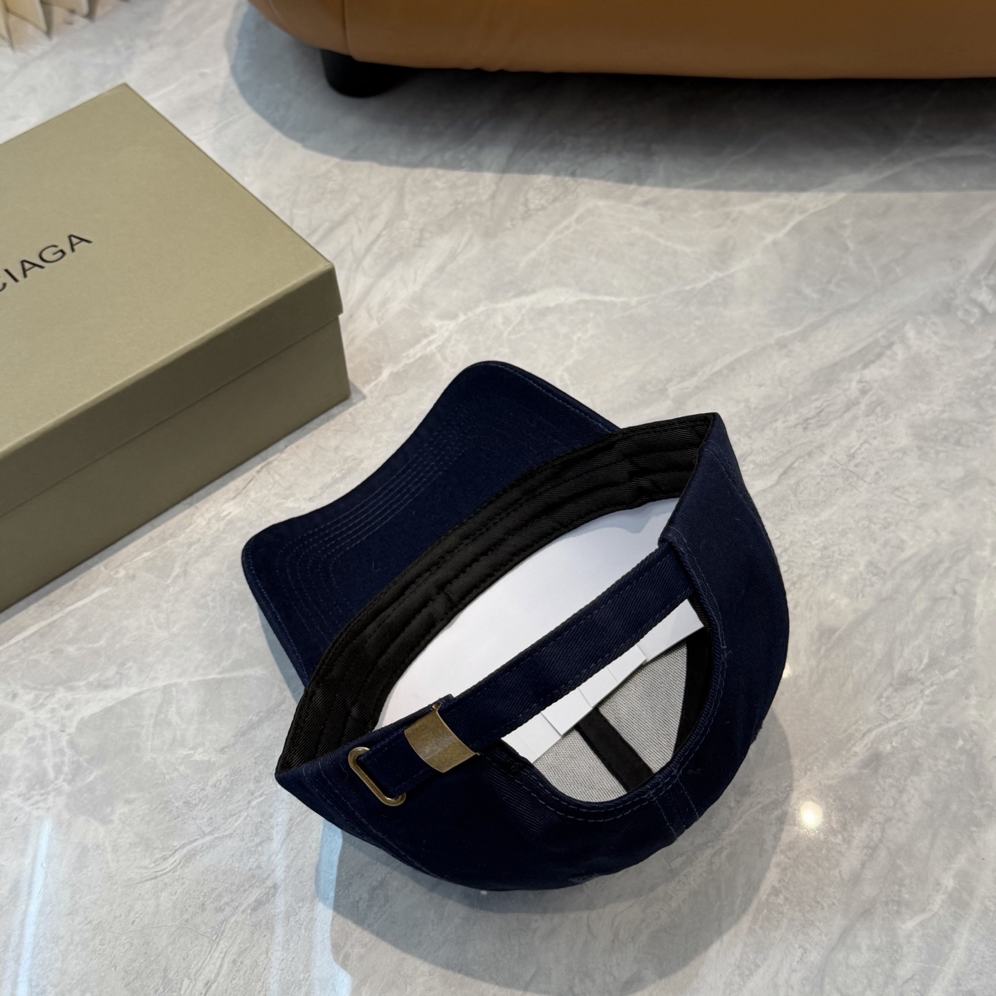BALENCIAGA 高仿 男款 LOGO刺繡棒球帽 深藍色潮流帽| 12 BALENCIAGA 高仿 男款 LOGO刺繡棒球帽 深藍色潮流帽