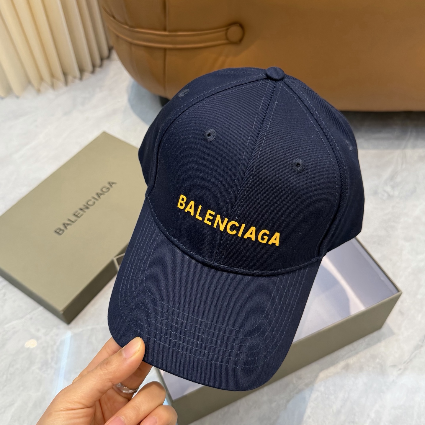 BALENCIAGA 高仿 男款 LOGO刺繡棒球帽 深藍色潮流帽| 10 BALENCIAGA 高仿 男款 LOGO刺繡棒球帽 深藍色潮流帽
