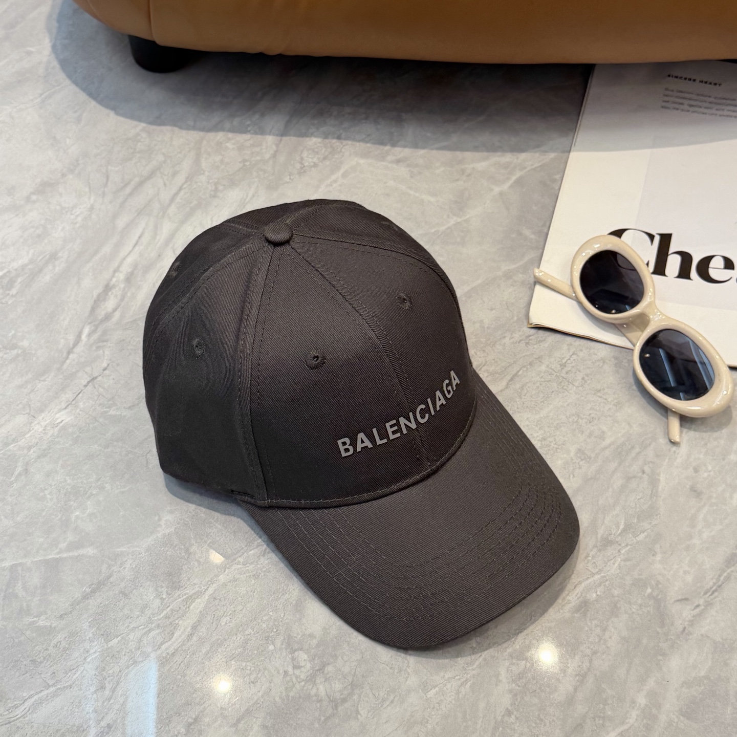BALENCIAGA 高仿 男款 LOGO刺繡棒球帽 灰色百搭潮流帽| 11 BALENCIAGA 高仿 男款 LOGO刺繡棒球帽 灰色百搭潮流帽
