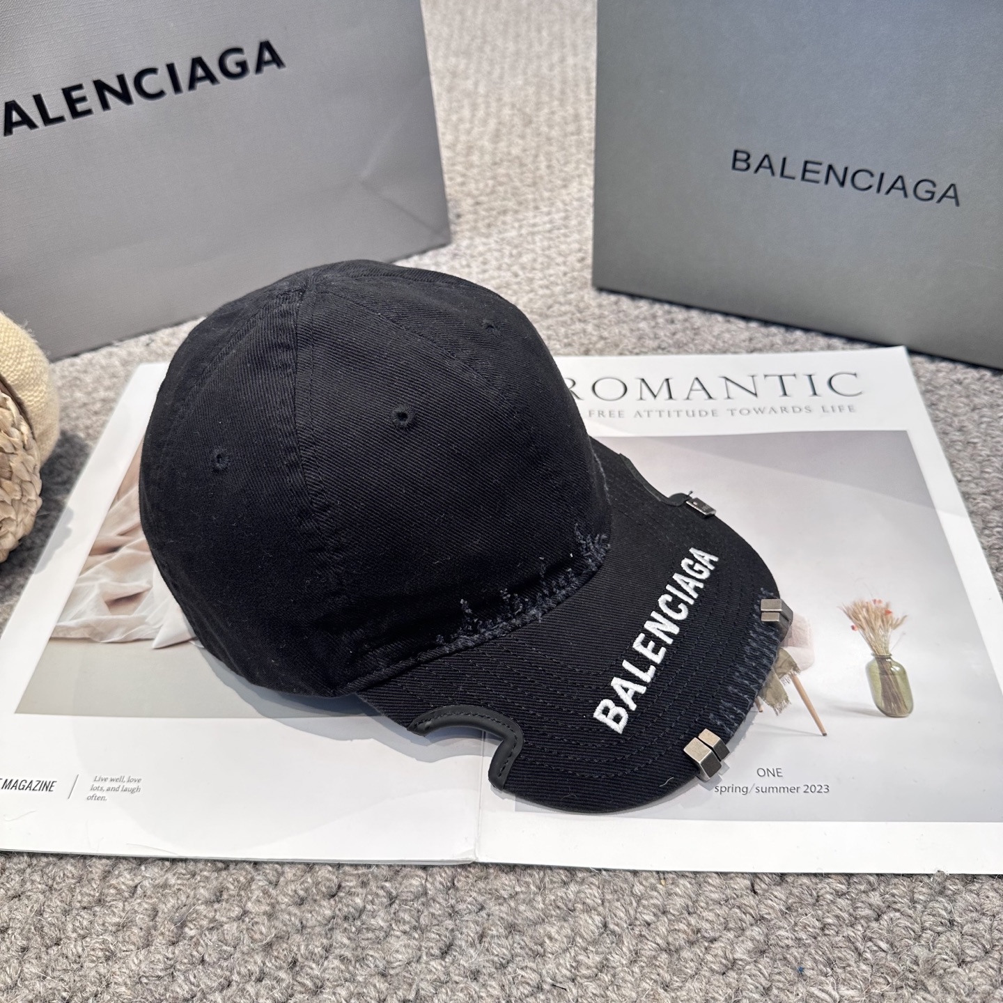 BALENCIAGA A貨 男款 做舊破壞風棒球帽 黑色街頭潮帽| 13 BALENCIAGA A貨 男款 做舊破壞風棒球帽 黑色街頭潮帽