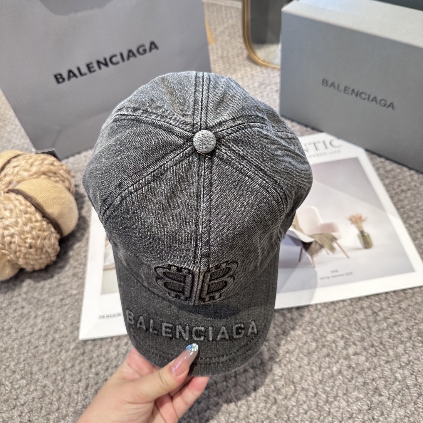 BALENCIAGA 高仿 男款 做舊牛仔BB刺繡棒球帽 潮流設計帽| 11 BALENCIAGA 高仿 男款 做舊牛仔BB刺繡棒球帽 潮流設計帽