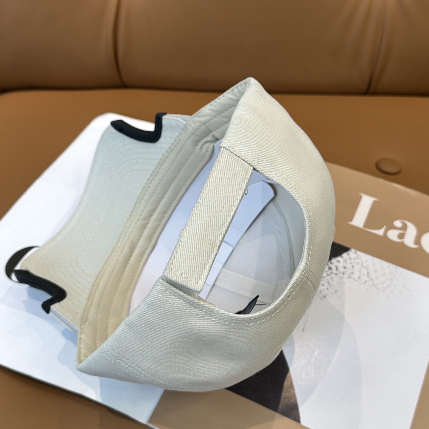 BALENCIAGA 一比一 男款 刺繡LOGO棒球帽 米白色潮流帽| 13 BALENCIAGA 一比一 男款 刺繡LOGO棒球帽 米白色潮流帽