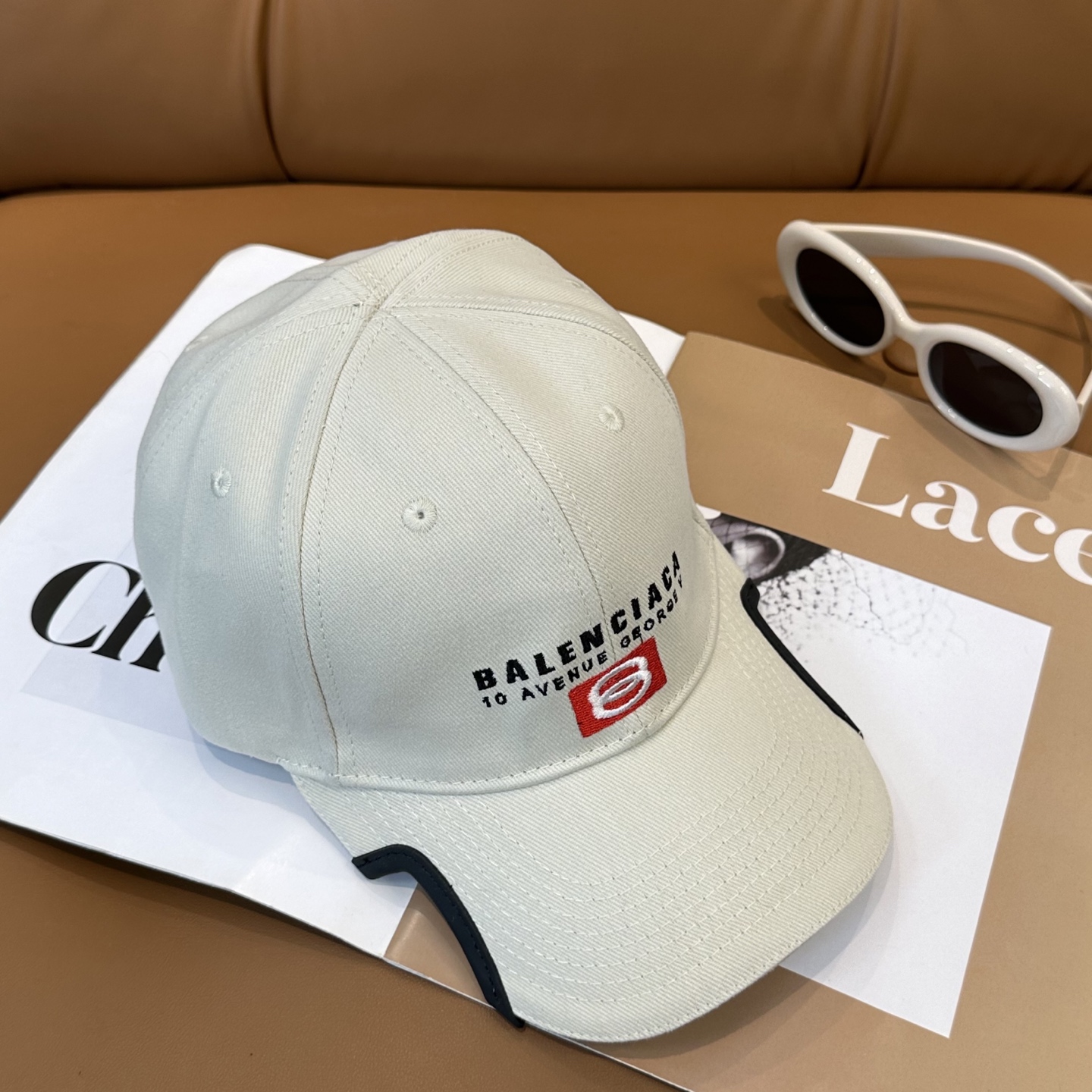 BALENCIAGA 一比一 男款 刺繡LOGO棒球帽 米白色潮流帽| 11 BALENCIAGA 一比一 男款 刺繡LOGO棒球帽 米白色潮流帽