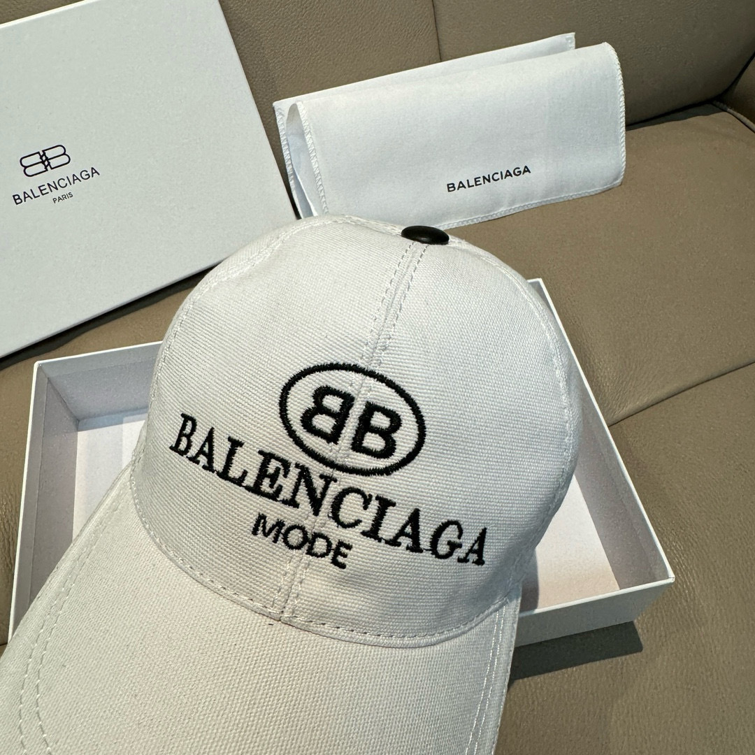 BALENCIAGA 原單 男款 BB刺繡LOGO棒球帽 白色潮流帽| 13 BALENCIAGA 原單 男款 BB刺繡LOGO棒球帽 白色潮流帽