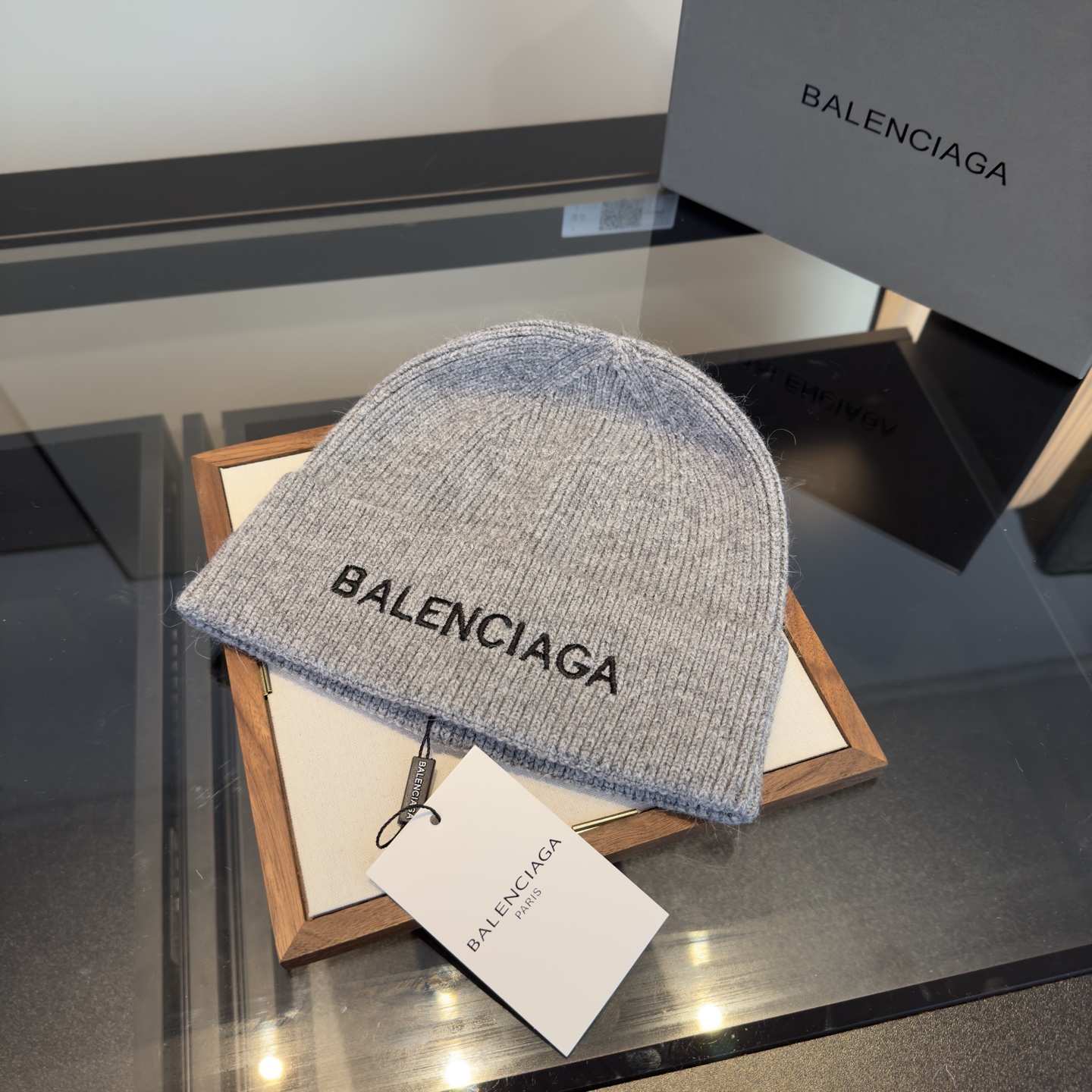 BALENCIAGA 一比一 男女款 刺繡LOGO針織毛帽 冬季帽| 14 BALENCIAGA 一比一 男女款 刺繡LOGO針織毛帽 冬季帽