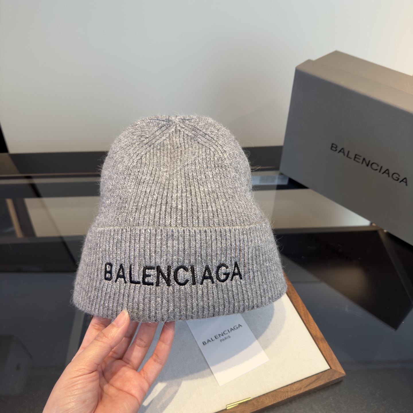 BALENCIAGA 一比一 男女款 刺繡LOGO針織毛帽 冬季帽| 13 BALENCIAGA 一比一 男女款 刺繡LOGO針織毛帽 冬季帽