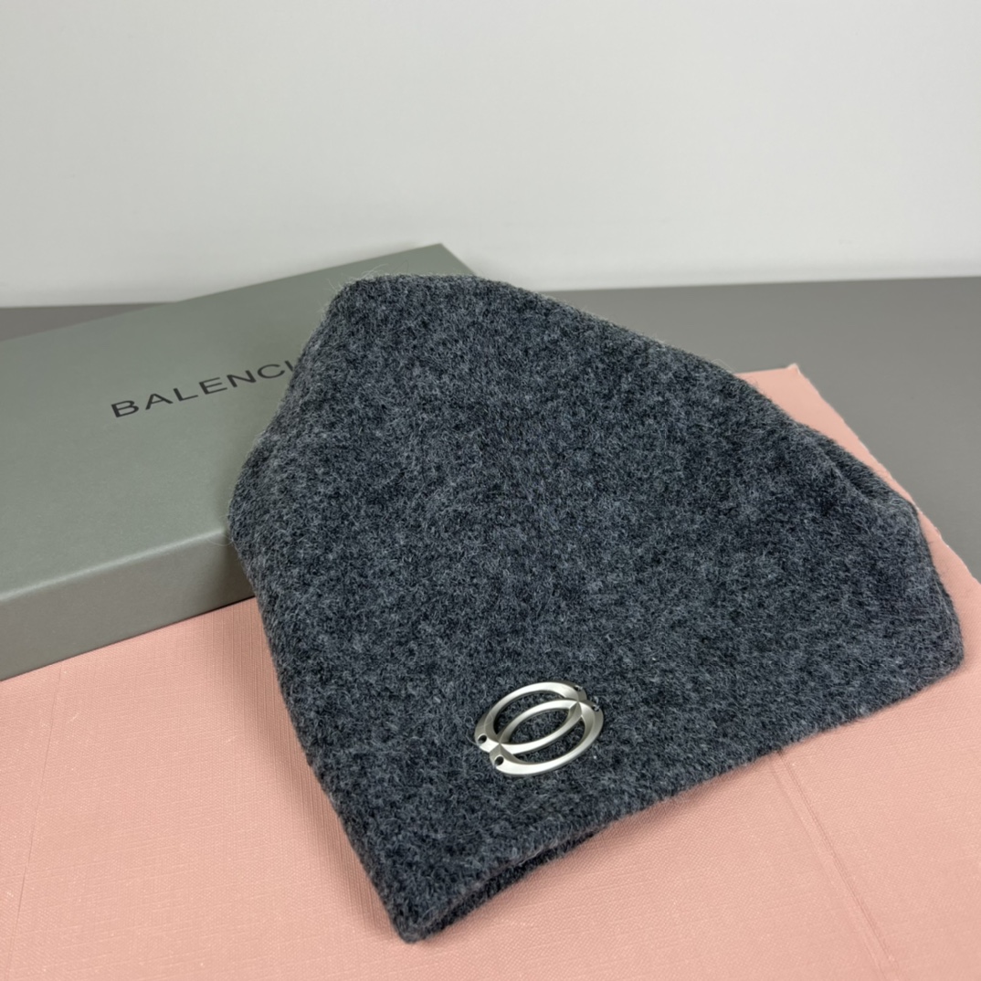 BALENCIAGA 原單 男女款 LOGO針織毛帽 保暖潮流帽| 13 BALENCIAGA 原單 男女款 LOGO針織毛帽 保暖潮流帽