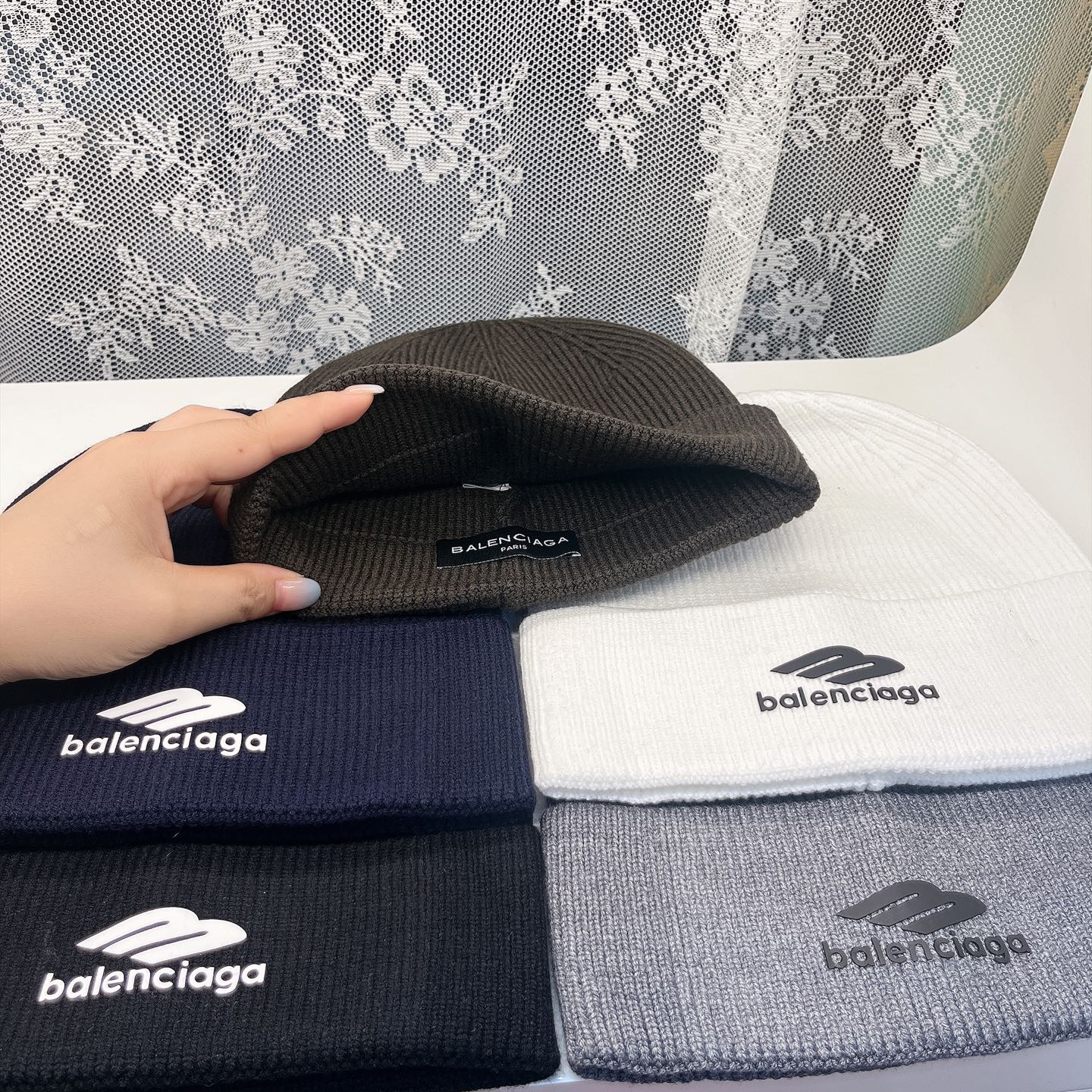 BALENCIAGA 高仿 男女款 LOGO針織短帽 冬季潮流帽| 7 BALENCIAGA 高仿 男女款 LOGO針織短帽 冬季潮流帽