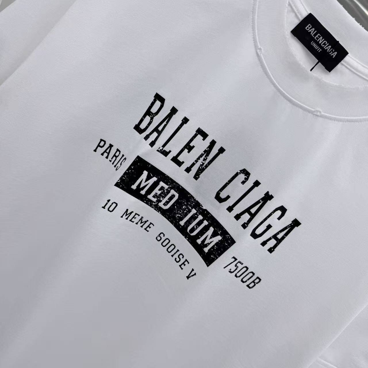 Balenciaga 高仿 男款 MEDIUM字母印花短袖T恤 潮流休閒百搭款| 10 Balenciaga 高仿 男款 MEDIUM字母印花短袖T恤 潮流休閒百搭款