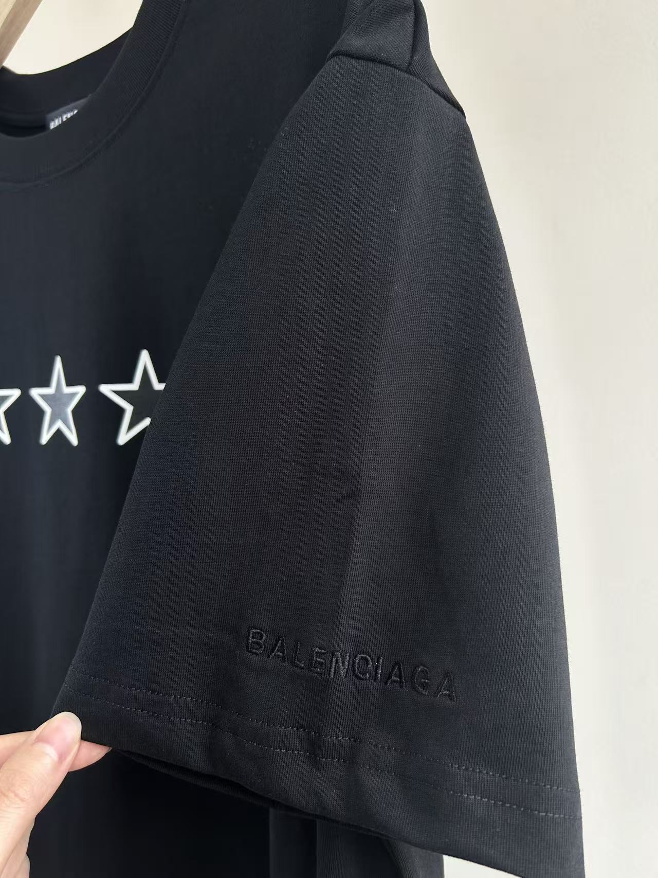 Balenciaga 高仿 男款星星圖案短袖T恤 潮流休閒百搭款| 12 Balenciaga 高仿 男款星星圖案短袖T恤 潮流休閒百搭款