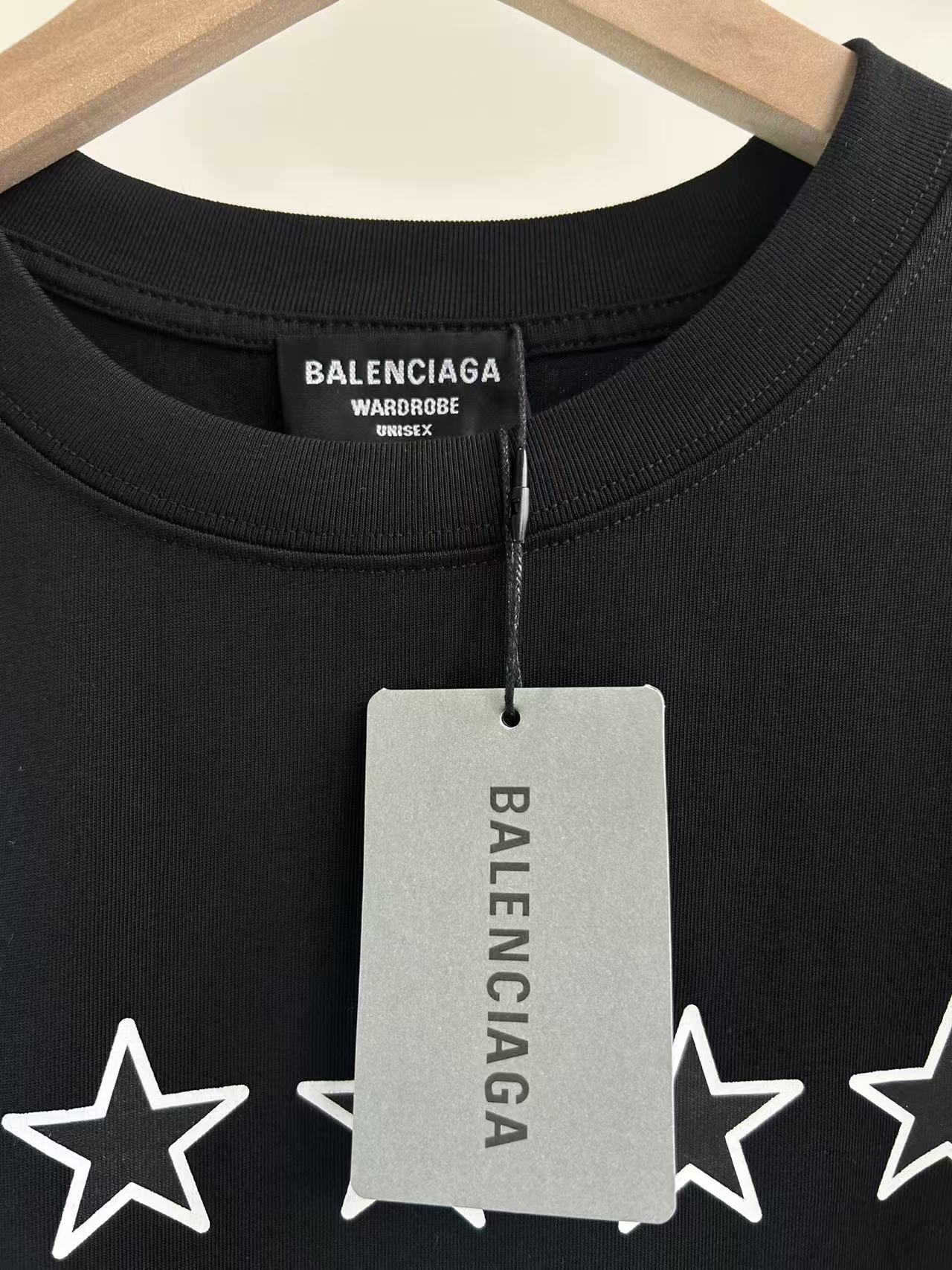 Balenciaga 高仿 男款星星圖案短袖T恤 潮流休閒百搭款| 10 Balenciaga 高仿 男款星星圖案短袖T恤 潮流休閒百搭款